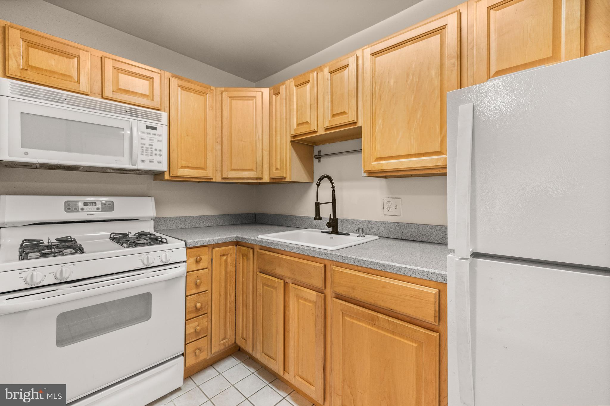 WOODLAKE TOWERS - Residential