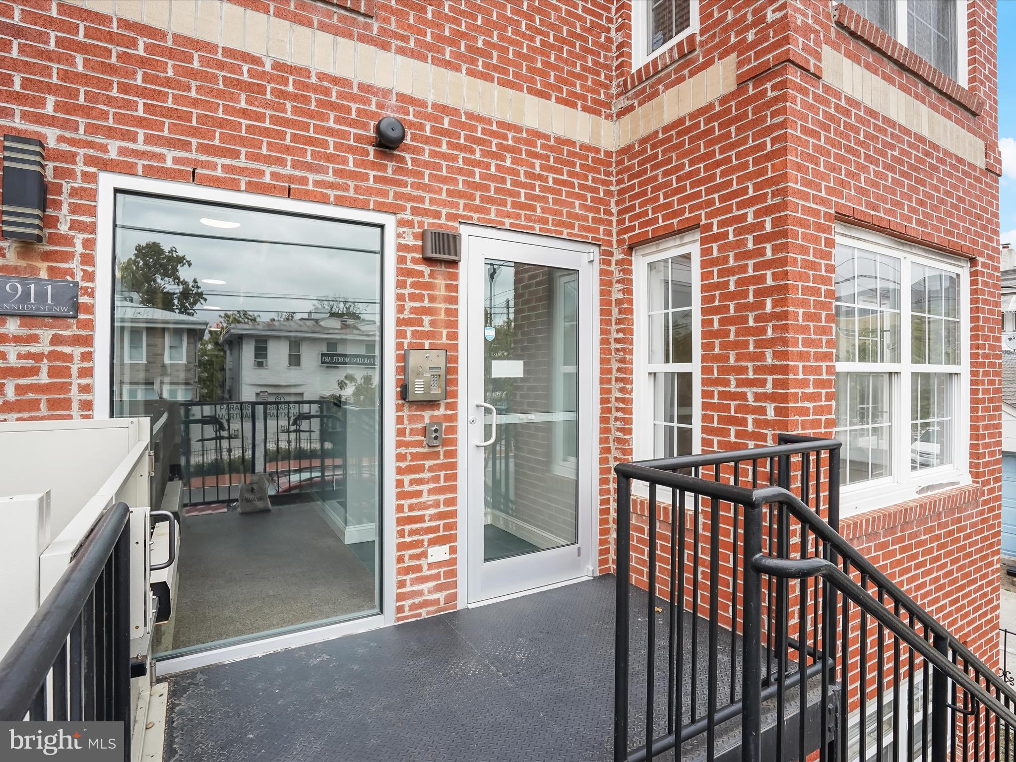 911 KENNEDY STREET NW 1