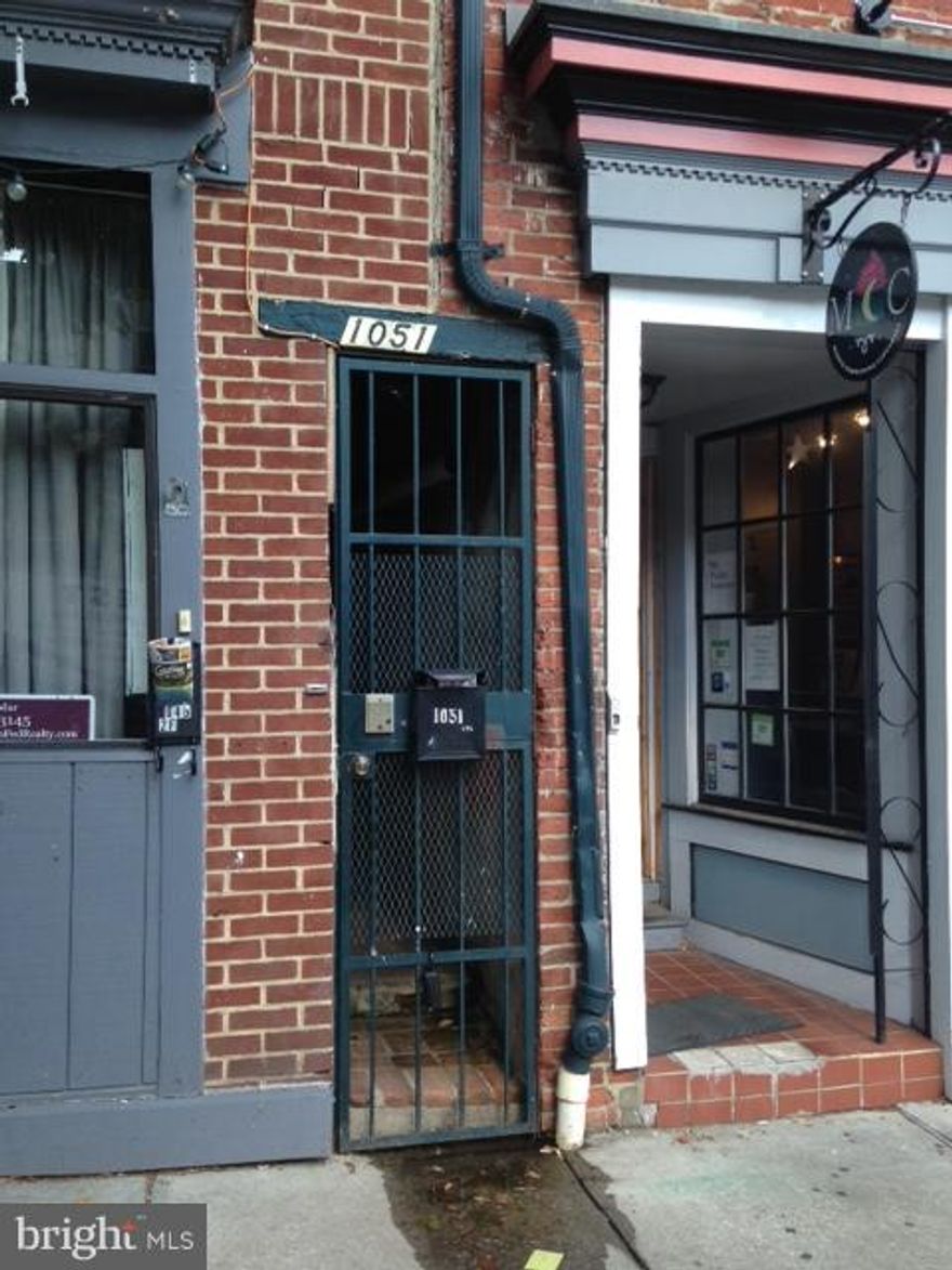 Two-level, 2 bedroom 1 bathroom apartment in the heart of Federal Hill.  Recently renovated this unit provides a washer/dryer, shared deck, modern kitchen and an open layout on the main level.  Easy walking distance to downtown and all Federal Hill attractions.