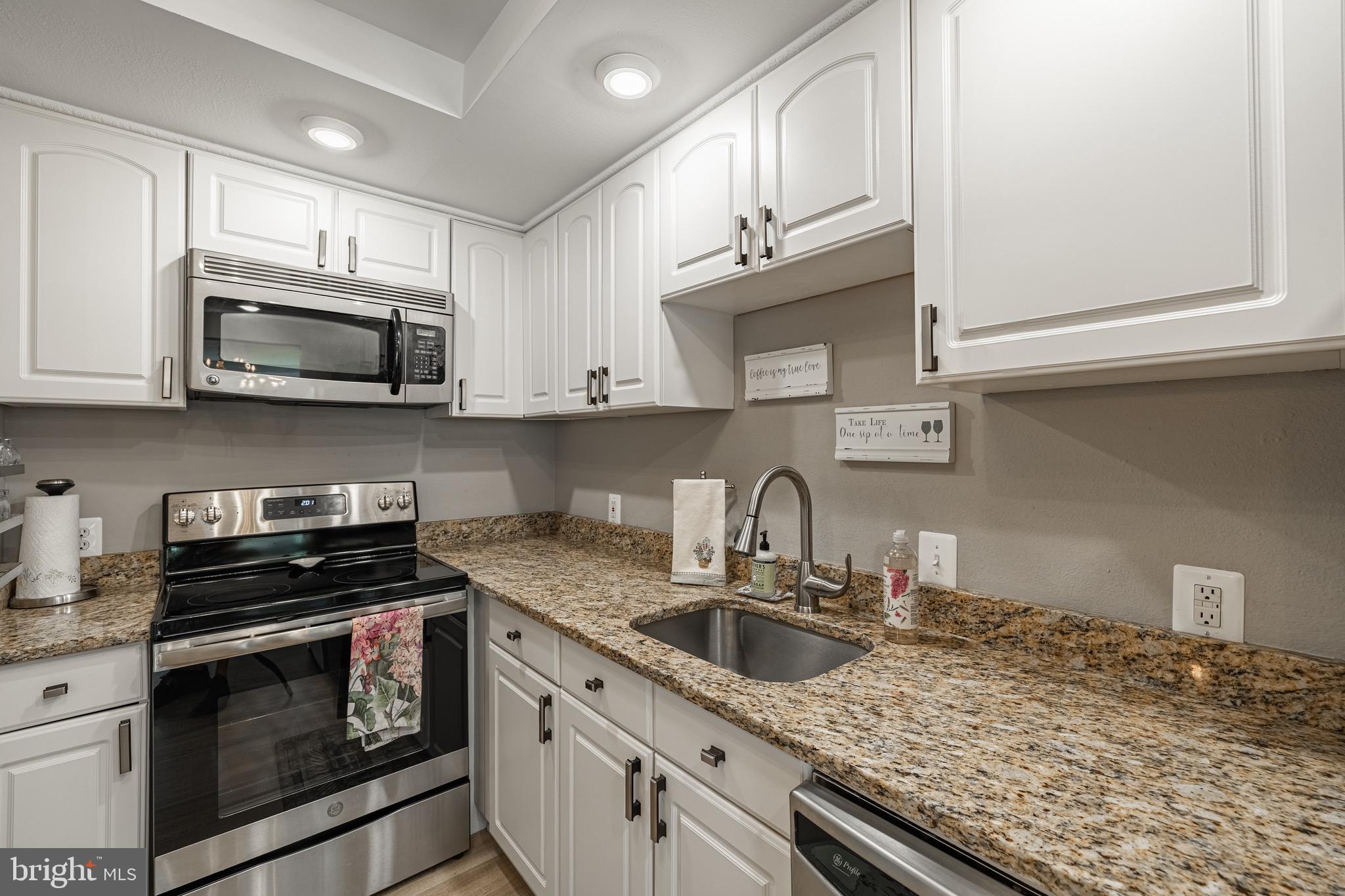 COLONIES AT MCLEAN - Residential