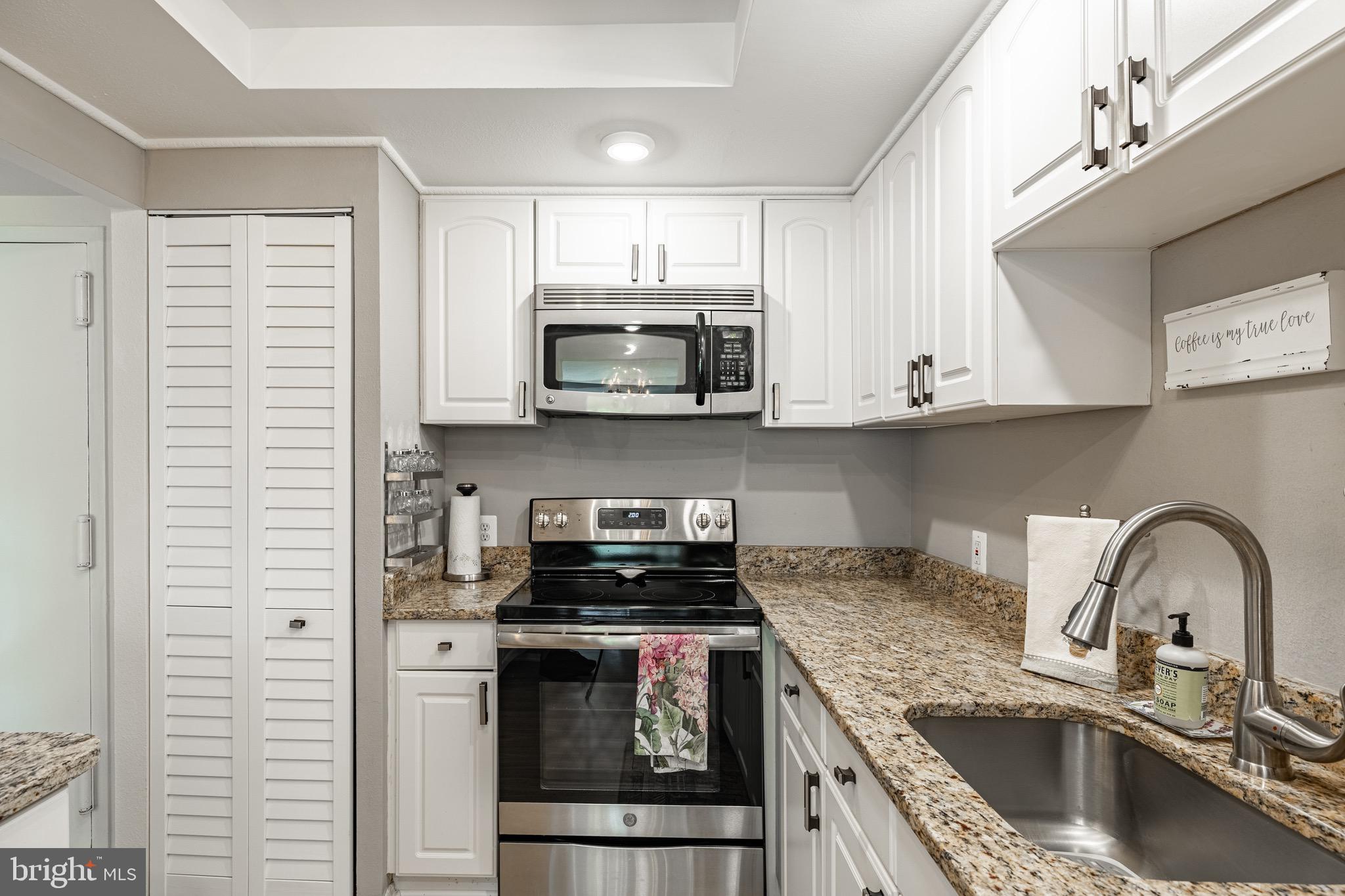 COLONIES AT MCLEAN - Residential