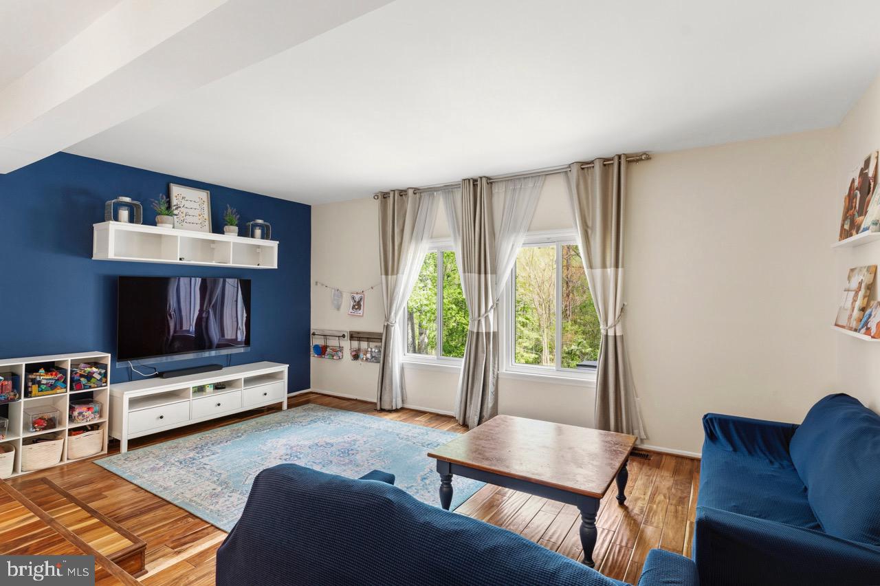 KIMBERLY WOODS VILLAGE - Residential