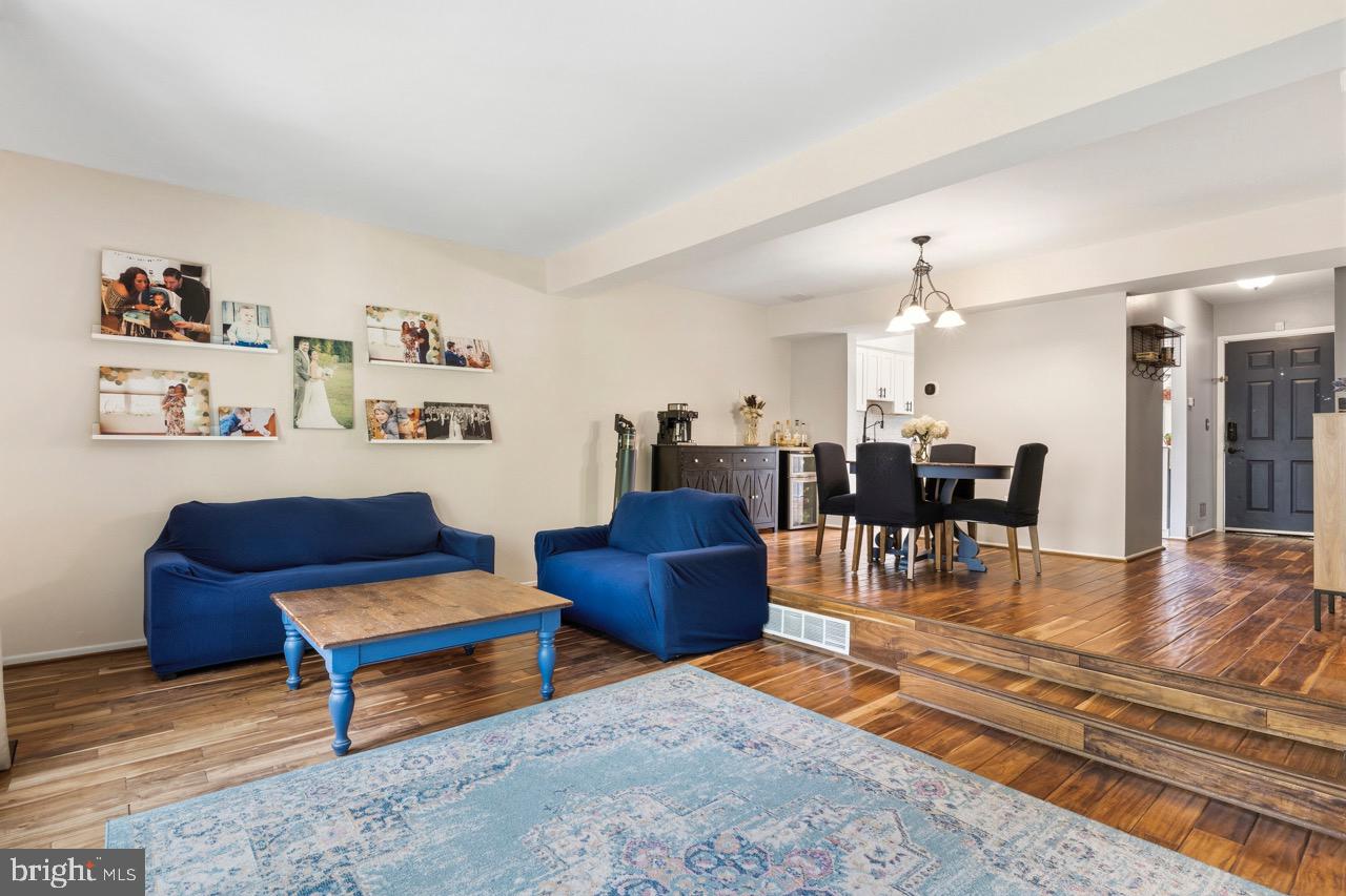 KIMBERLY WOODS VILLAGE - Residential