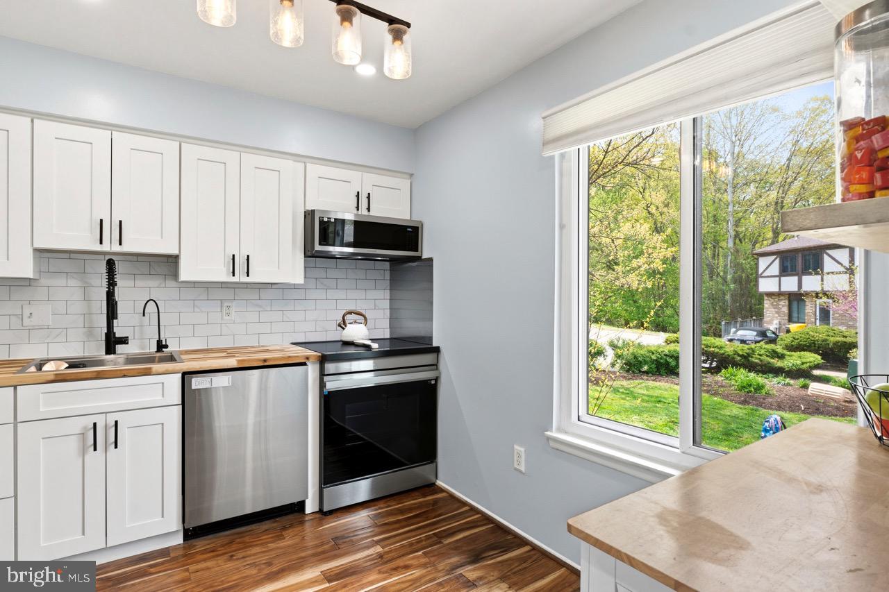 KIMBERLY WOODS VILLAGE - Residential