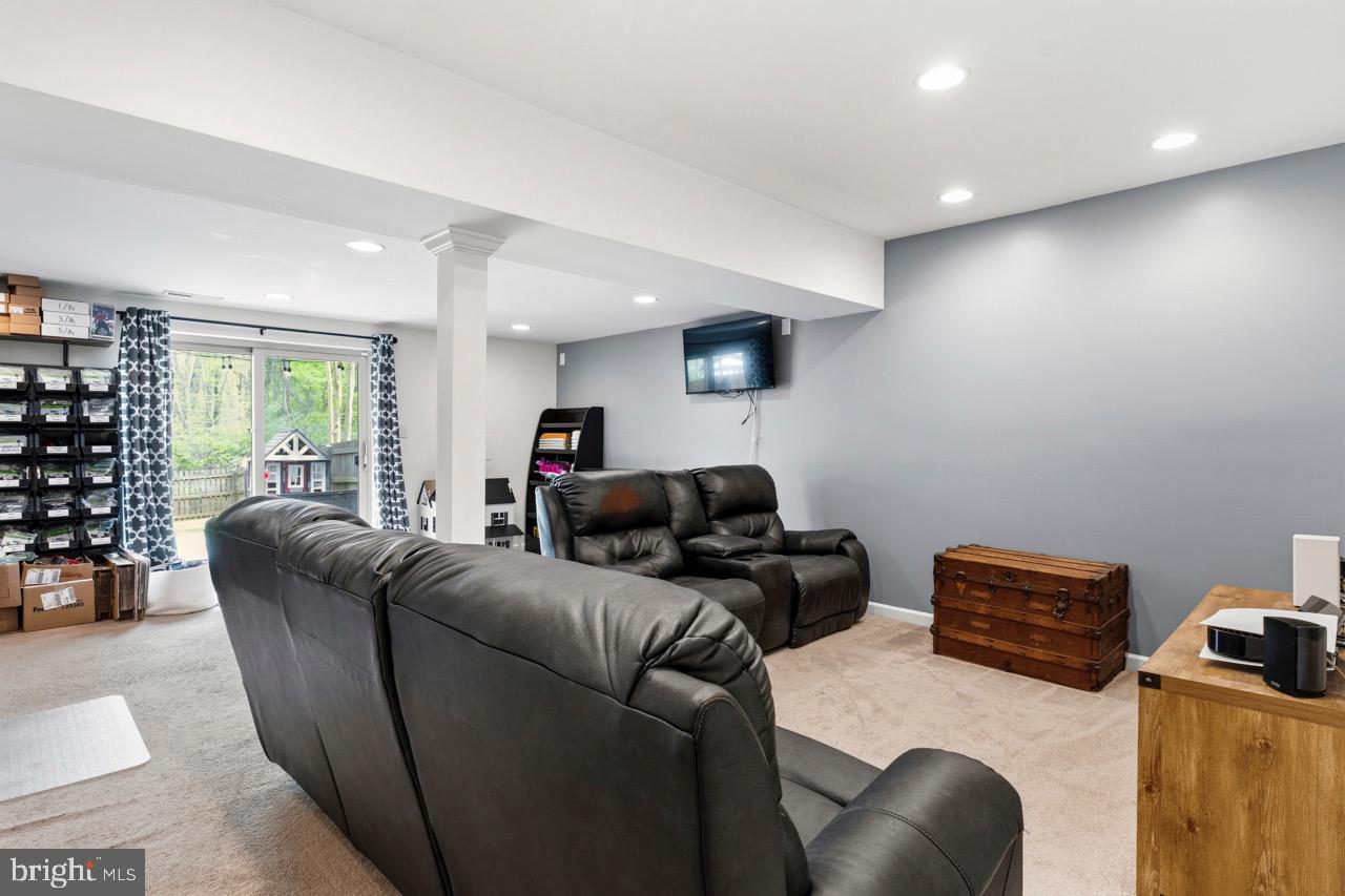 KIMBERLY WOODS VILLAGE - Residential