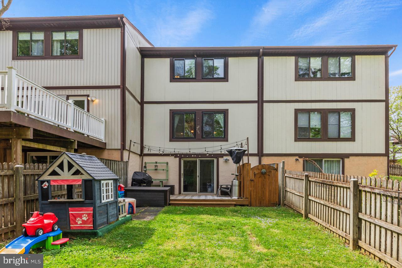 KIMBERLY WOODS VILLAGE - Residential