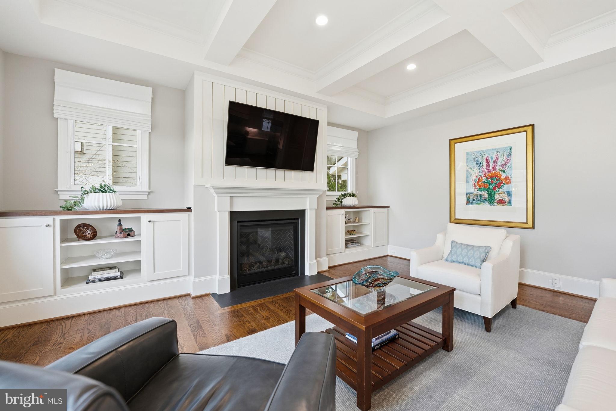 LYON VILLAGE - Residential