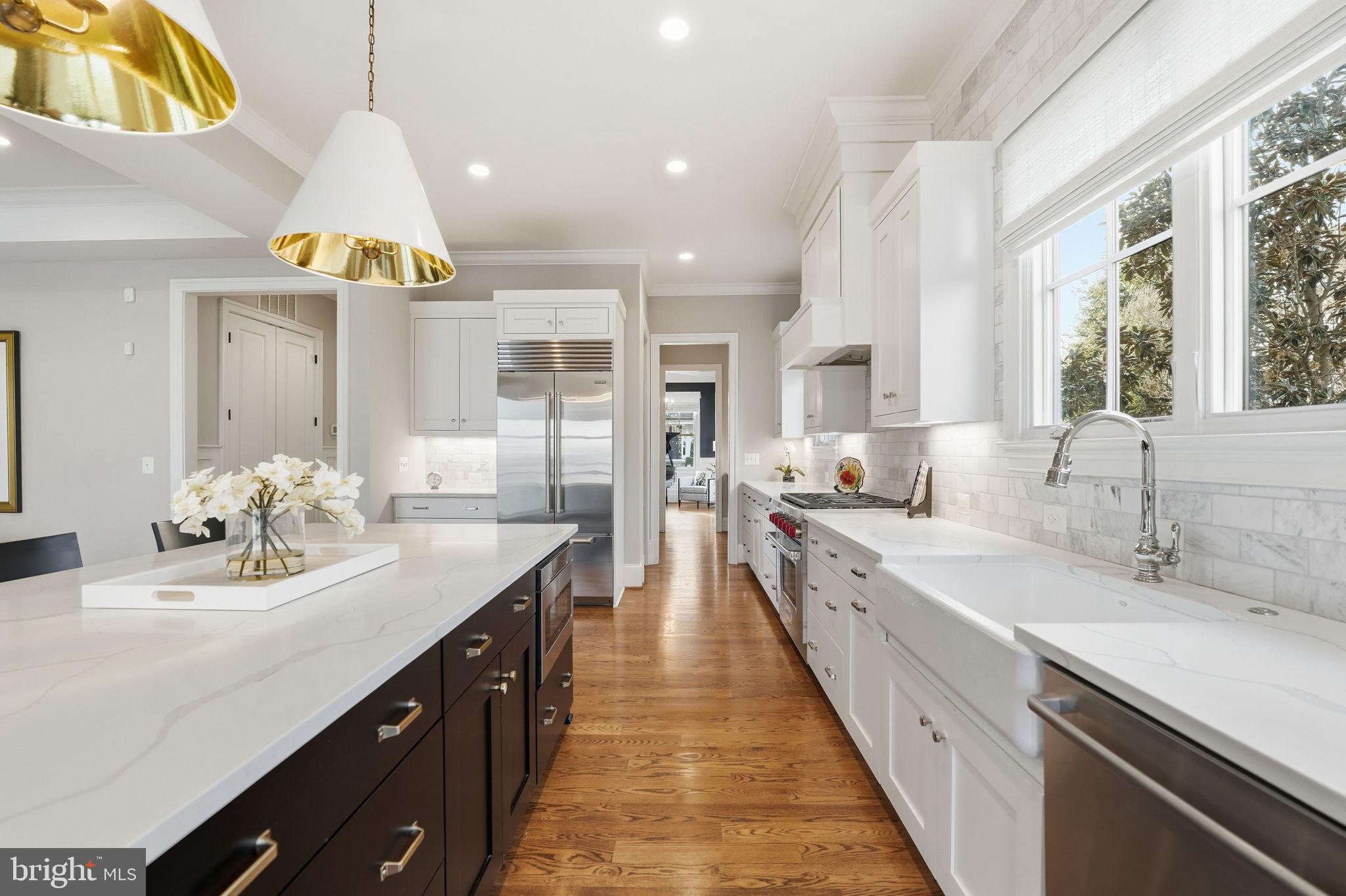 LYON VILLAGE - Residential