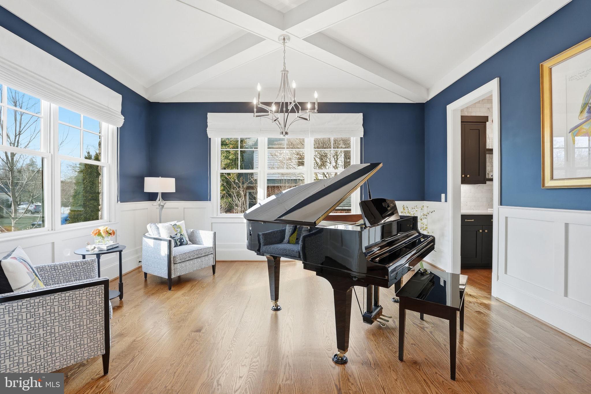 LYON VILLAGE - Residential