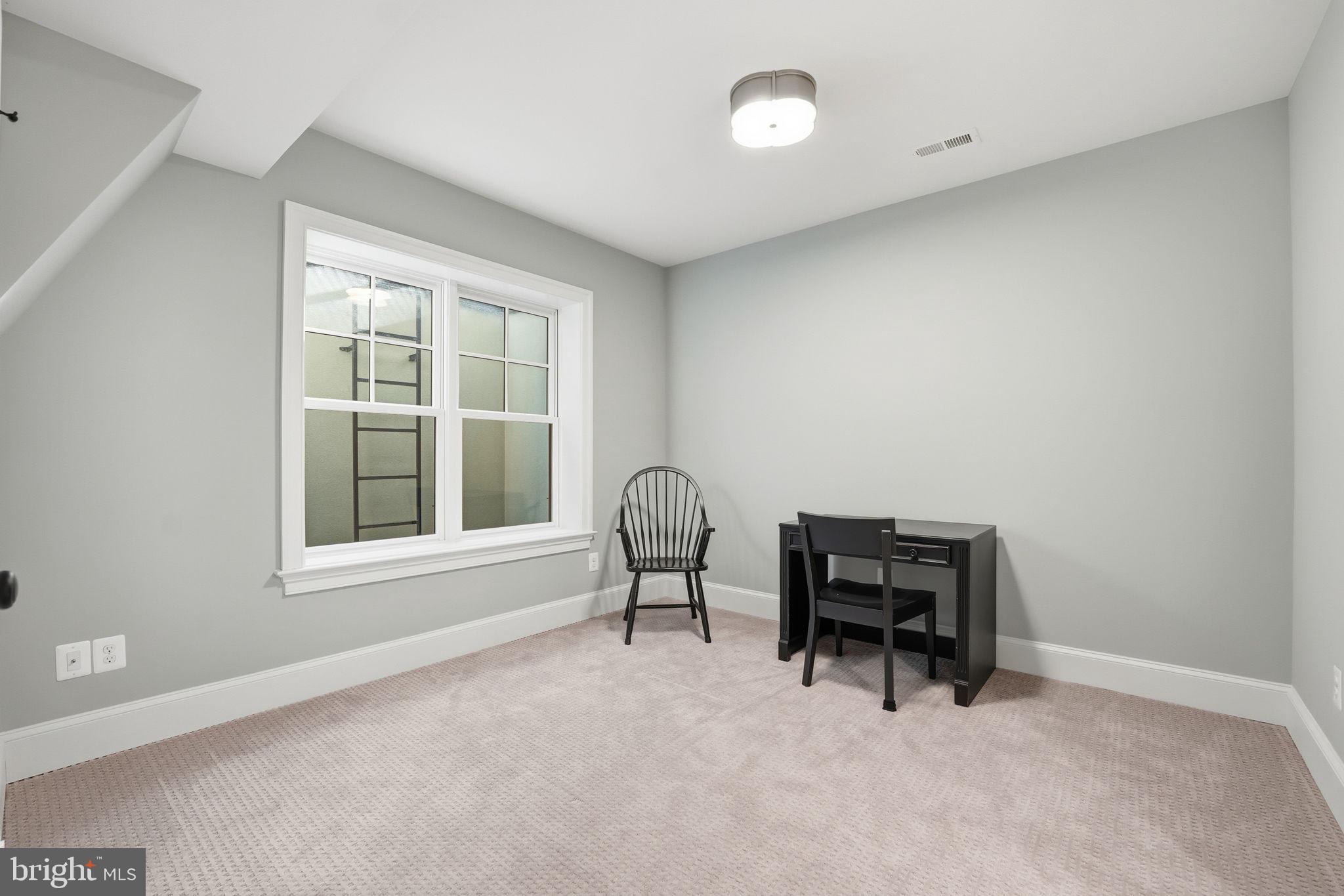 LYON VILLAGE - Residential