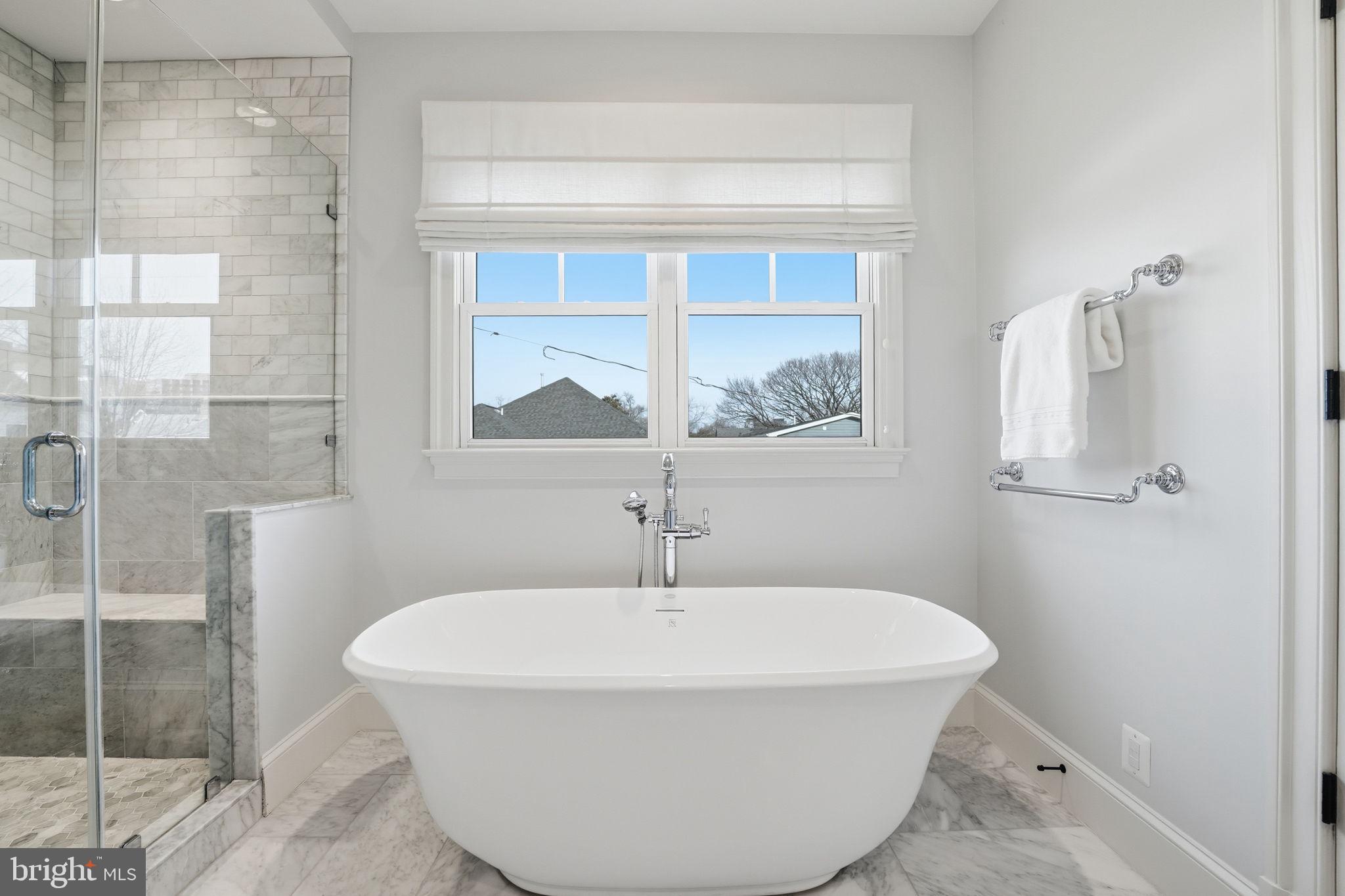 LYON VILLAGE - Residential