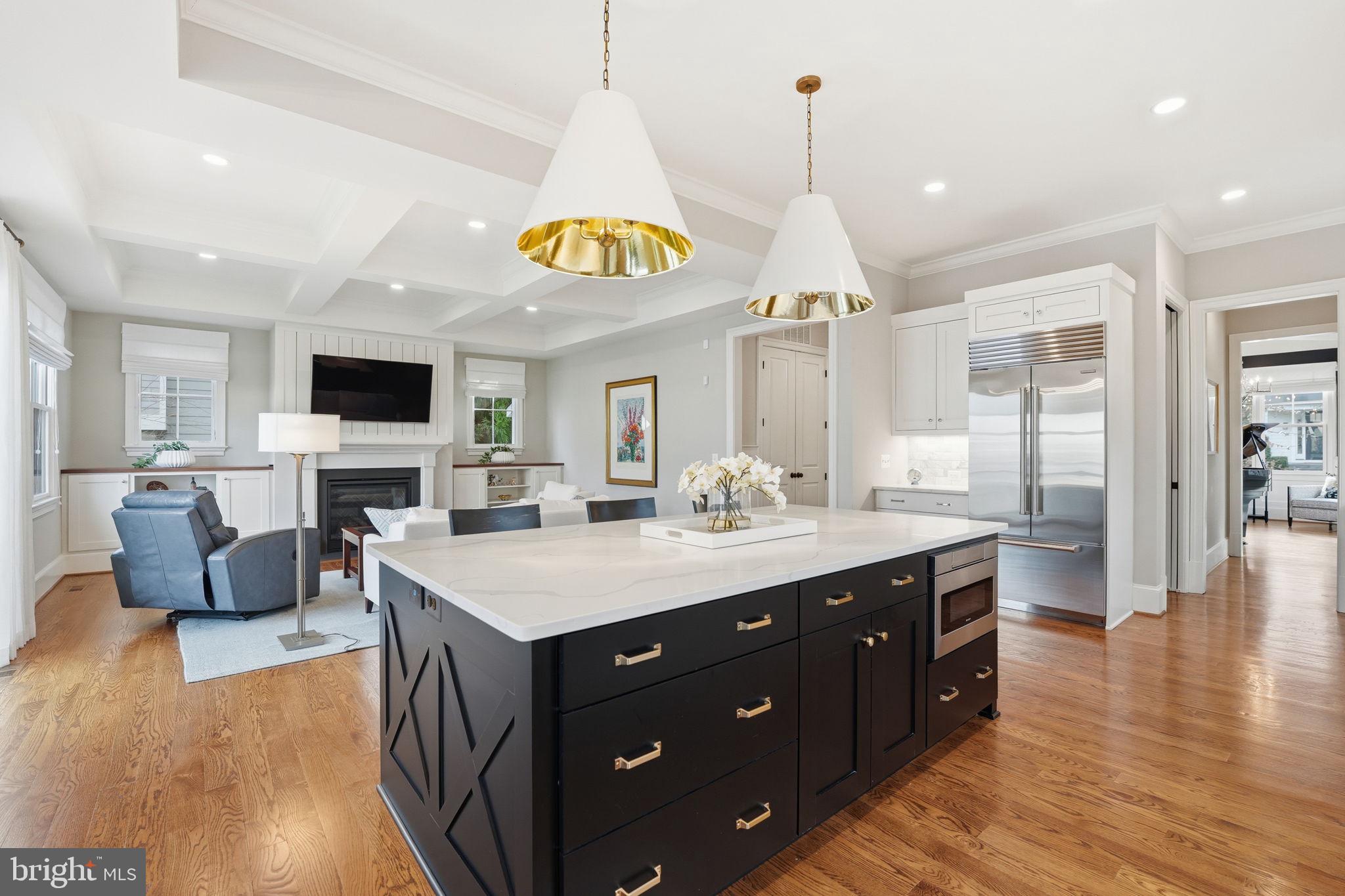 LYON VILLAGE - Residential