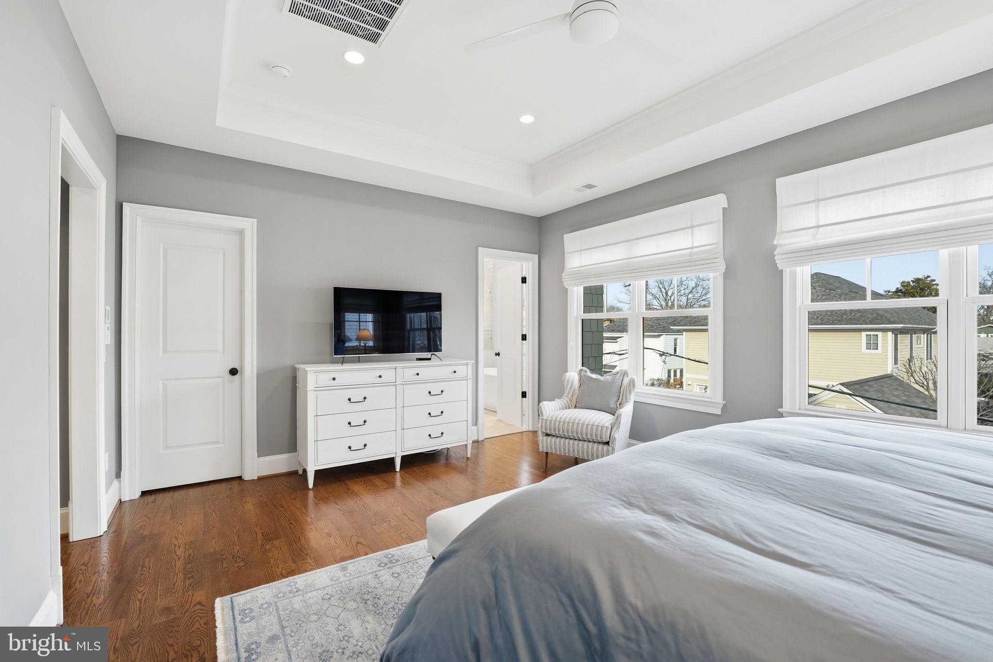 LYON VILLAGE - Residential