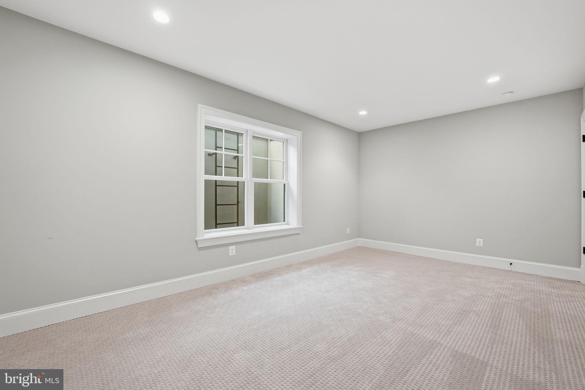 LYON VILLAGE - Residential