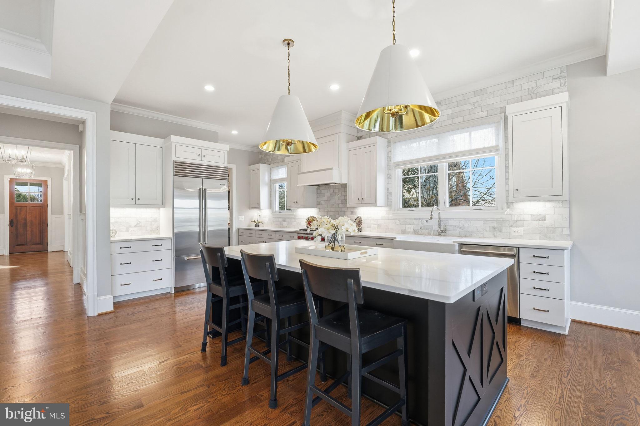 LYON VILLAGE - Residential