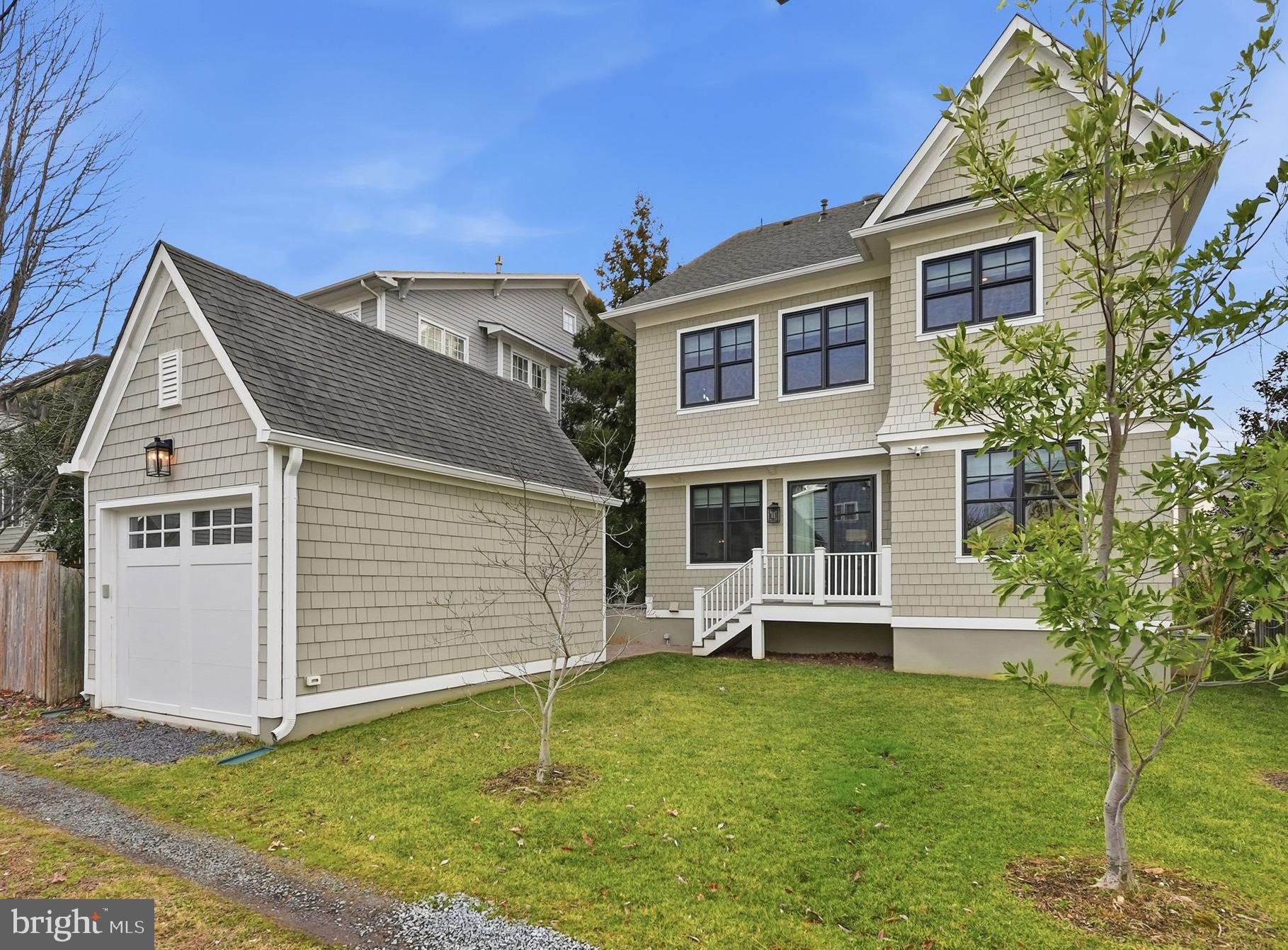 LYON VILLAGE - Residential