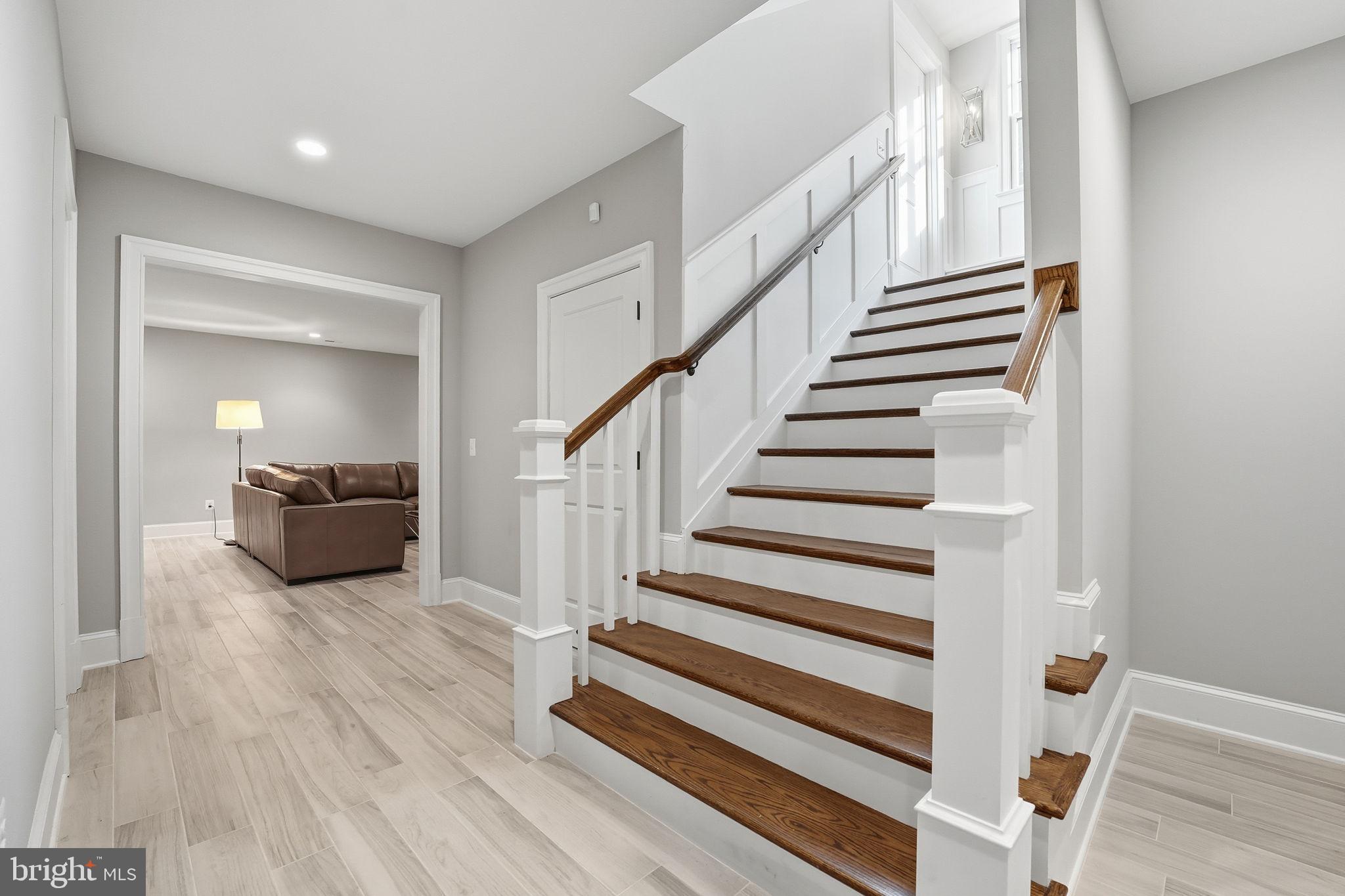 LYON VILLAGE - Residential