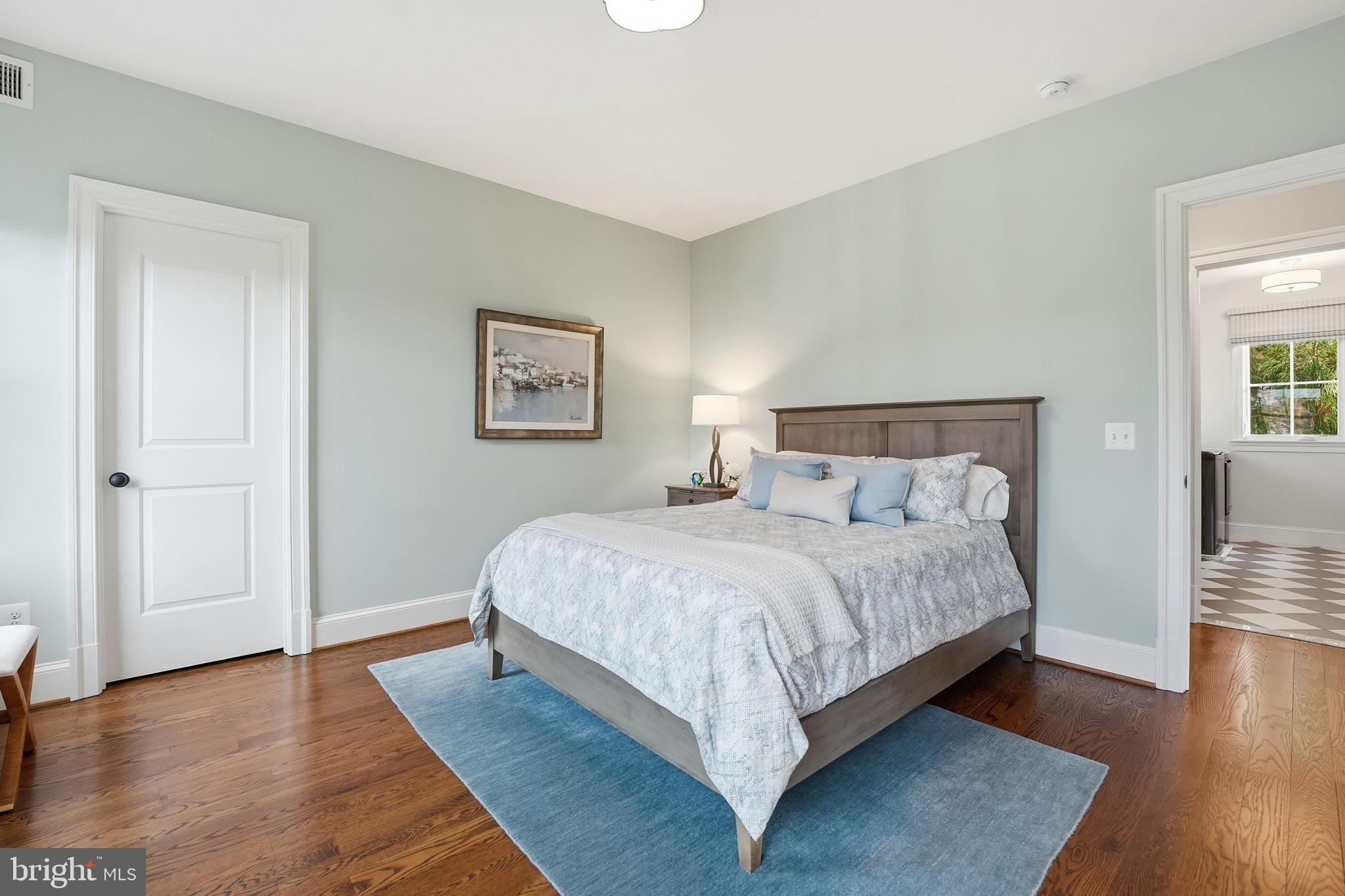 LYON VILLAGE - Residential