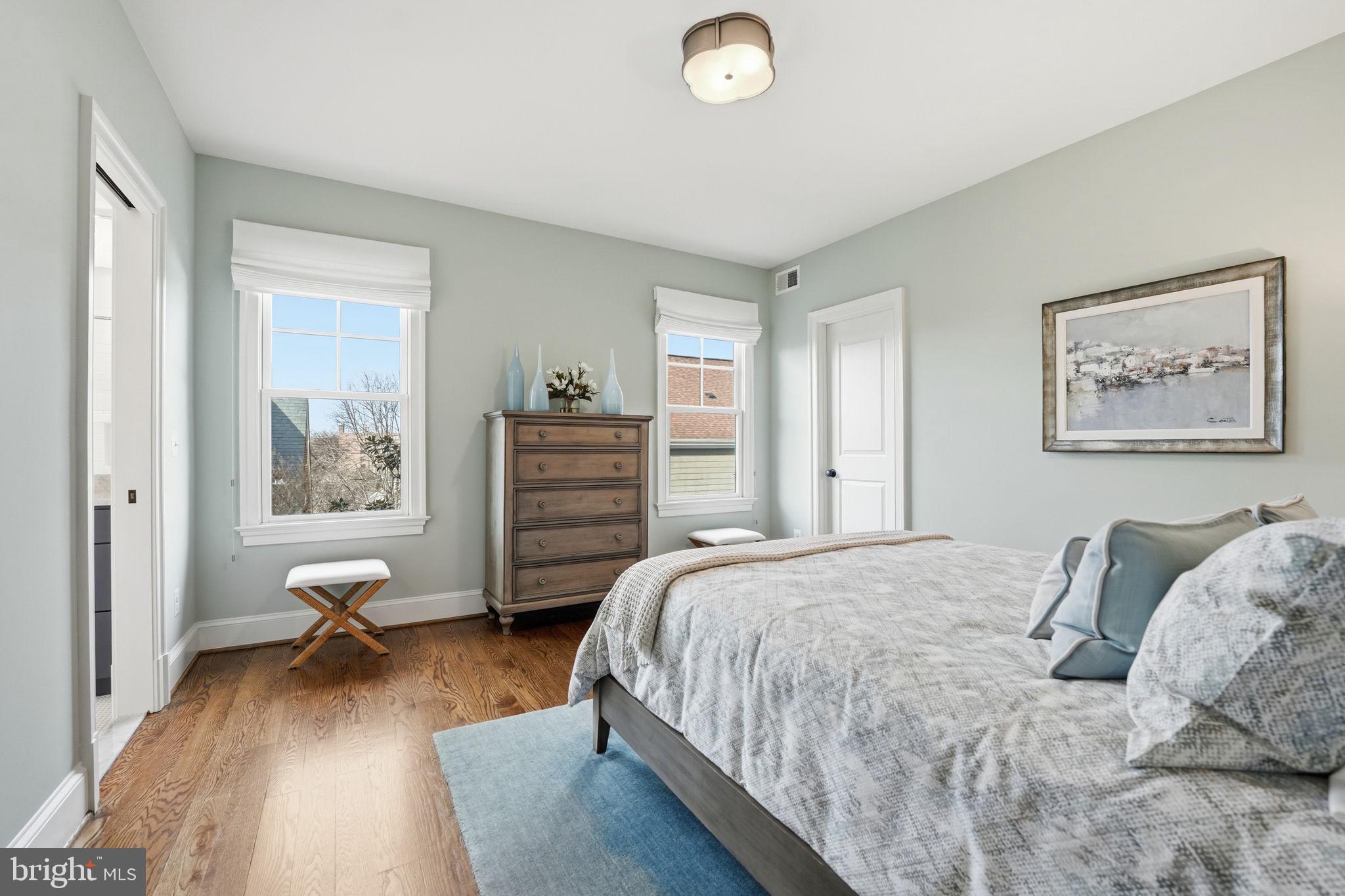 LYON VILLAGE - Residential