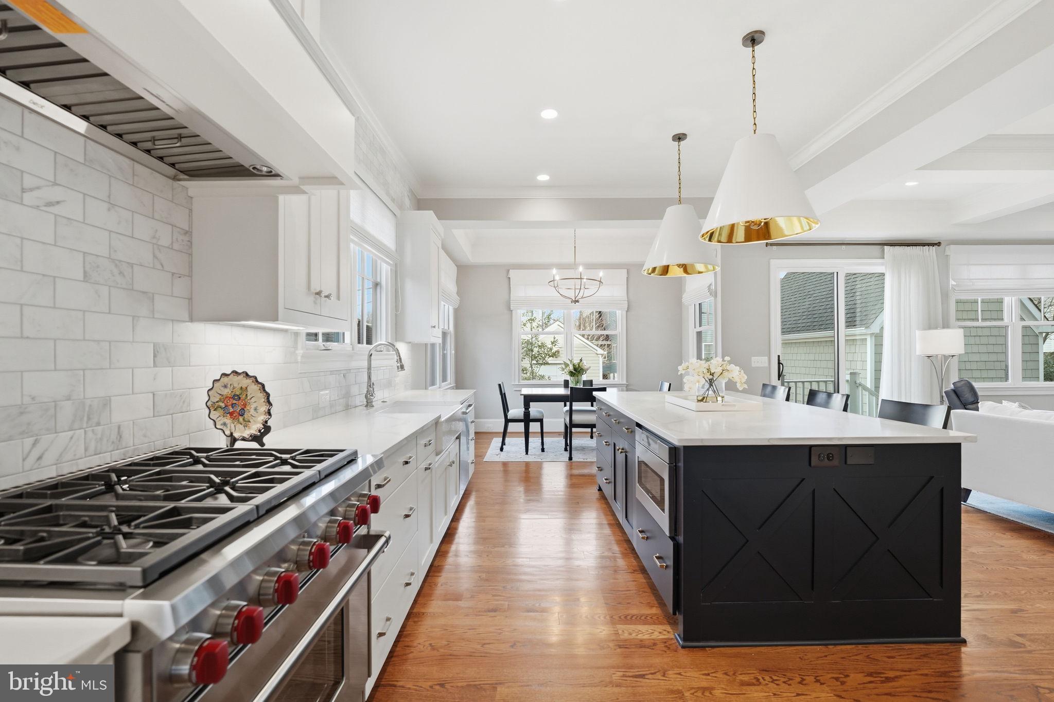 LYON VILLAGE - Residential