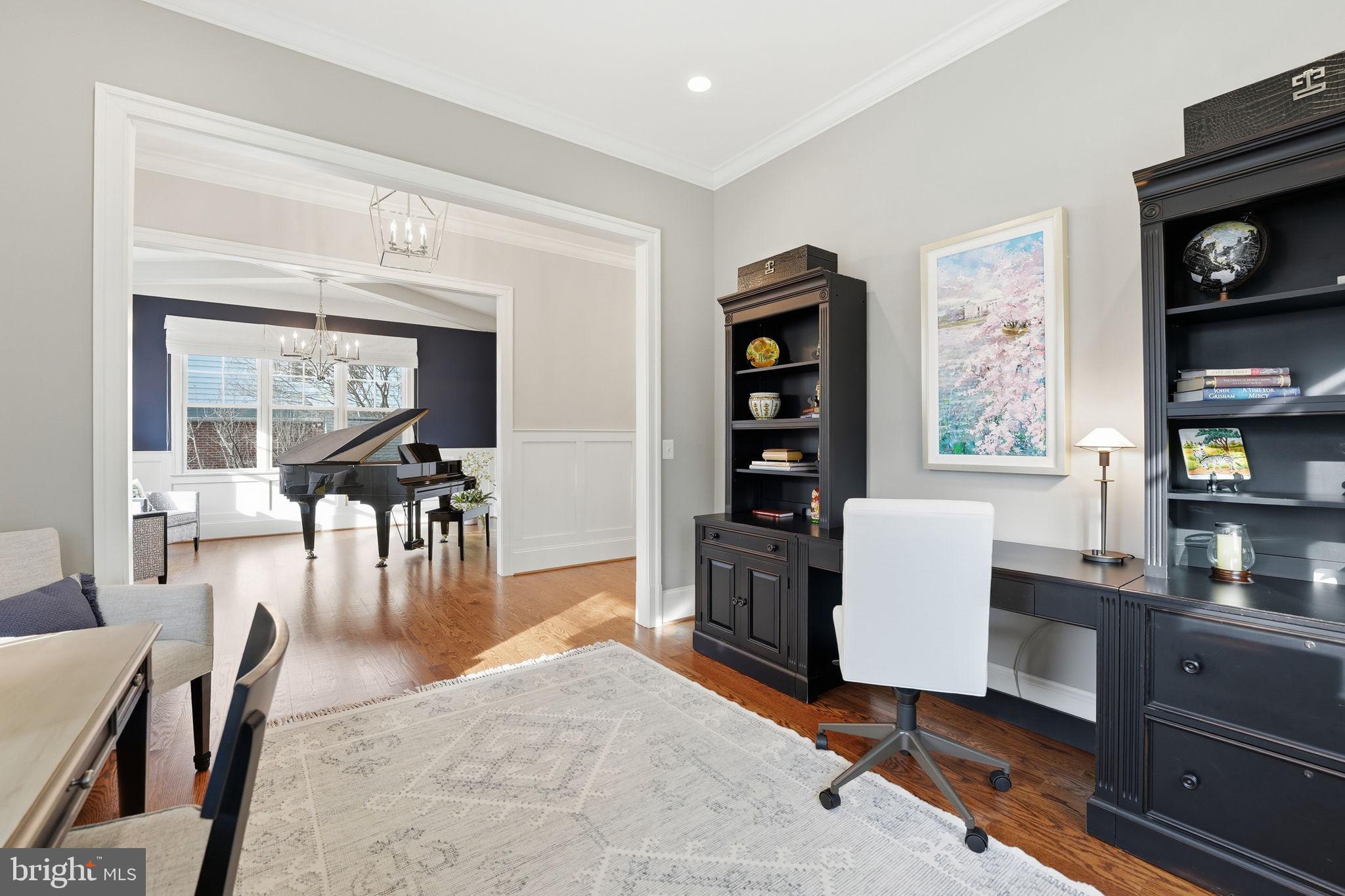 LYON VILLAGE - Residential