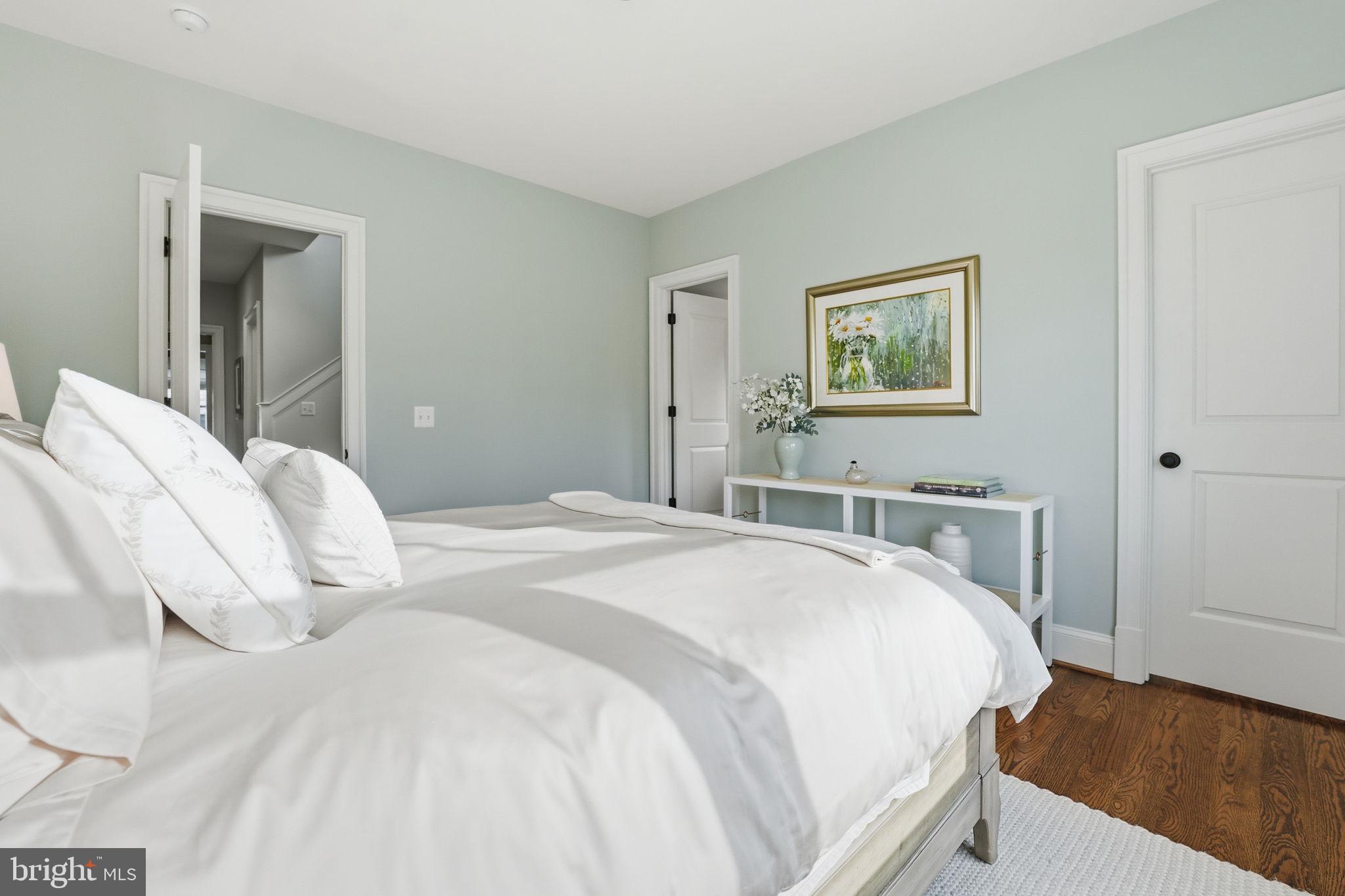 LYON VILLAGE - Residential