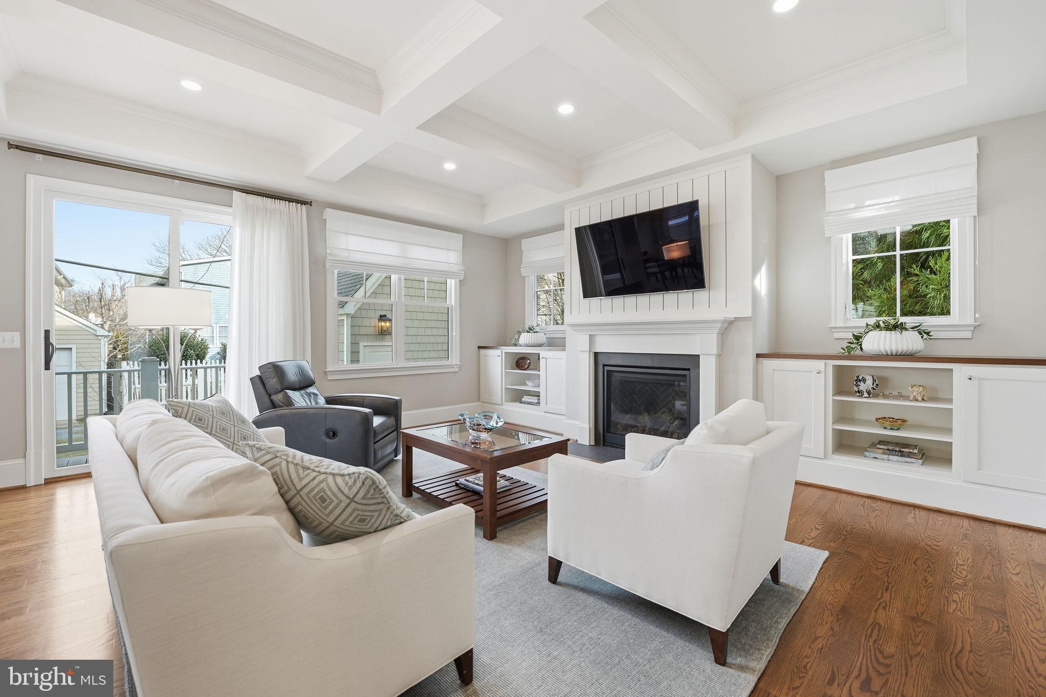 LYON VILLAGE - Residential