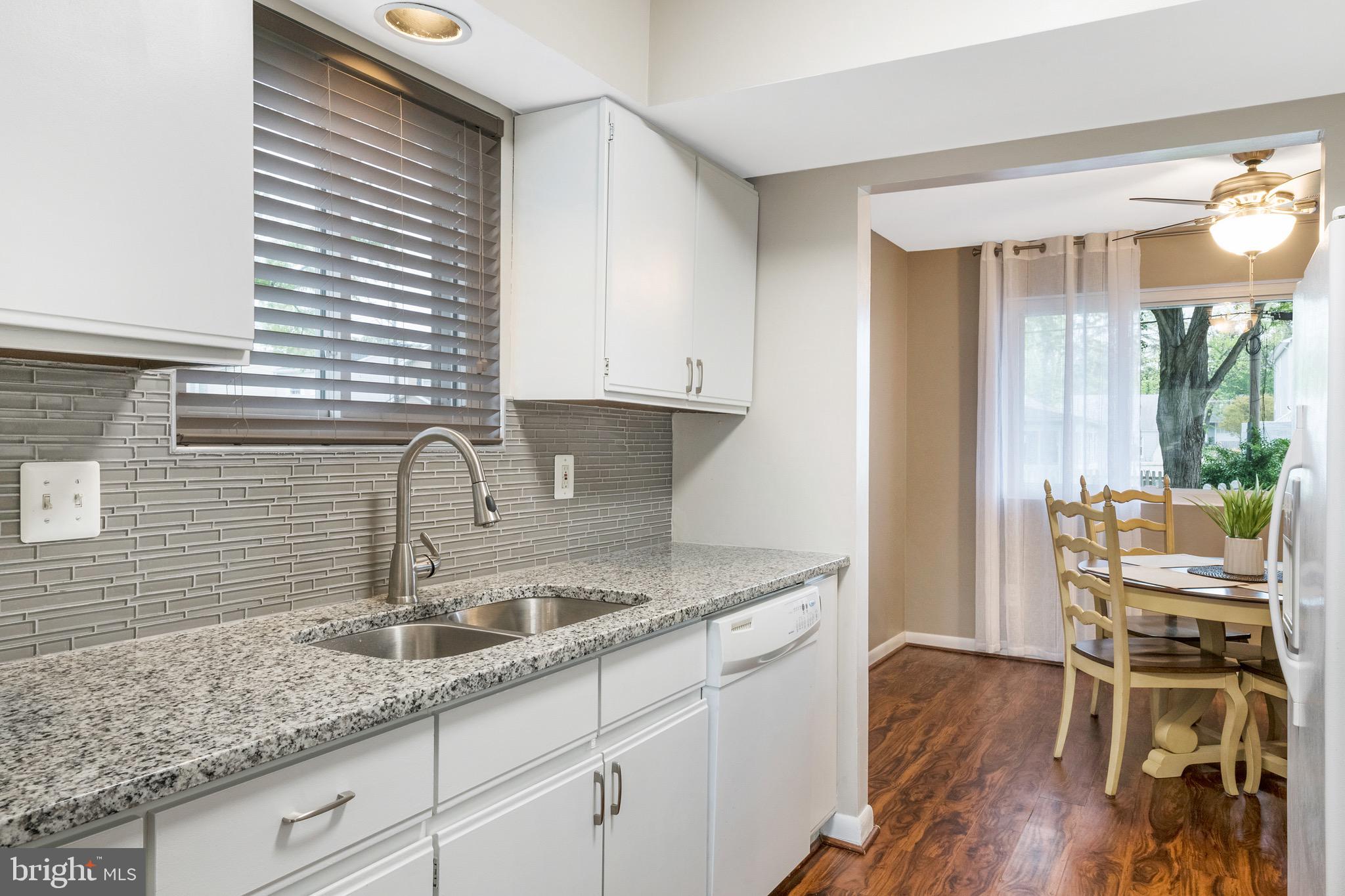 WOODLAND BEACH - Residential