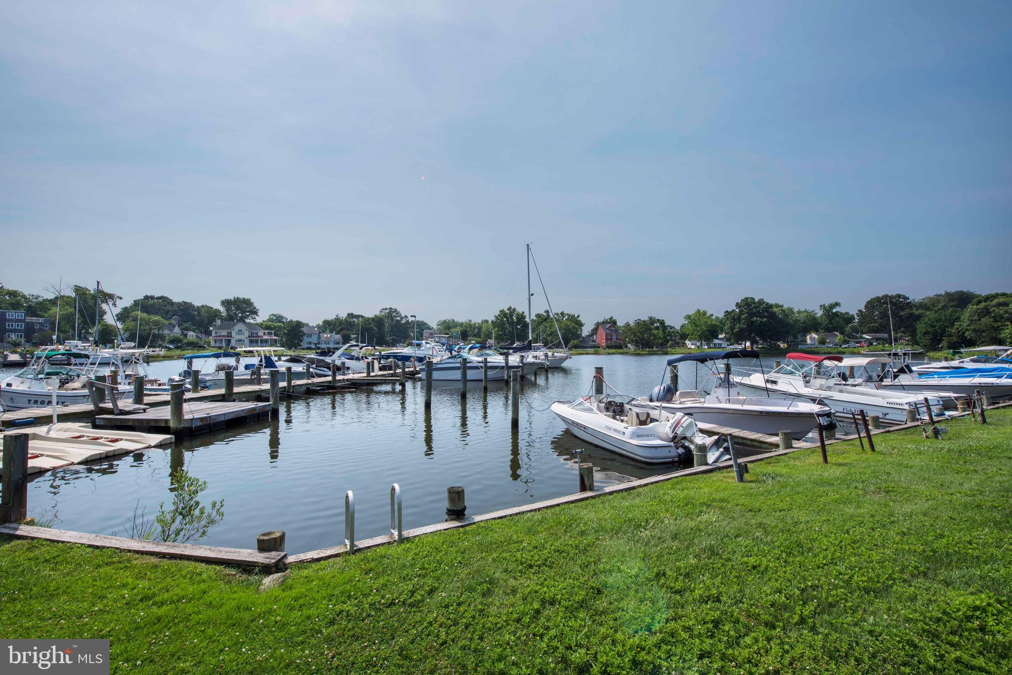 WOODLAND BEACH - Residential