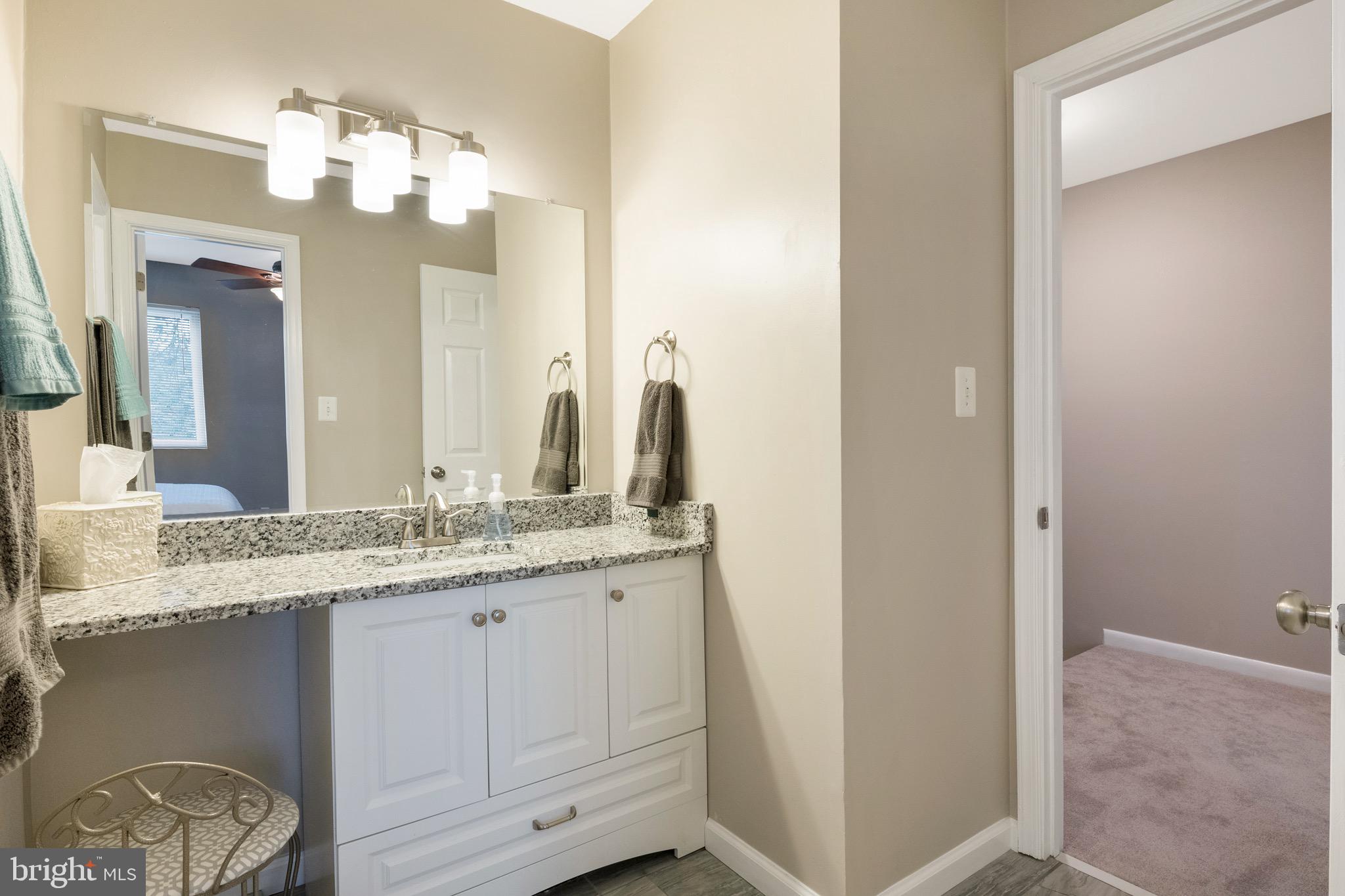 WOODLAND BEACH - Residential