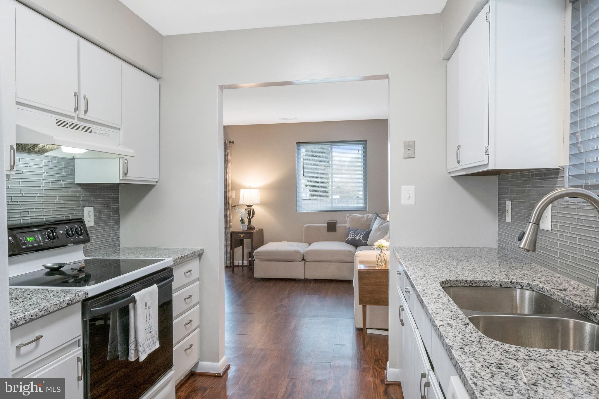 WOODLAND BEACH - Residential