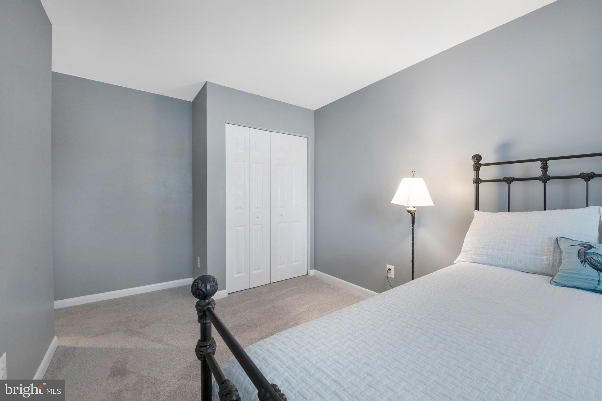 WOODLAND BEACH - Residential