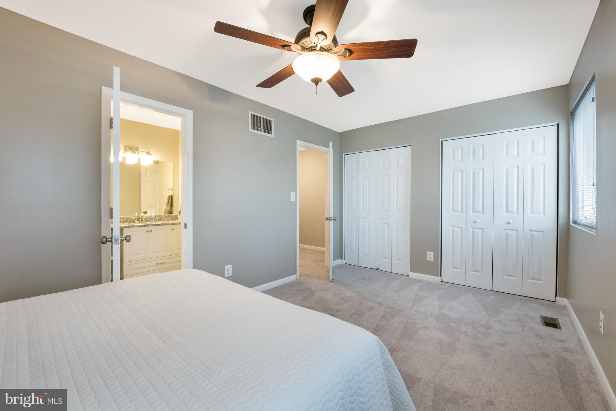 WOODLAND BEACH - Residential