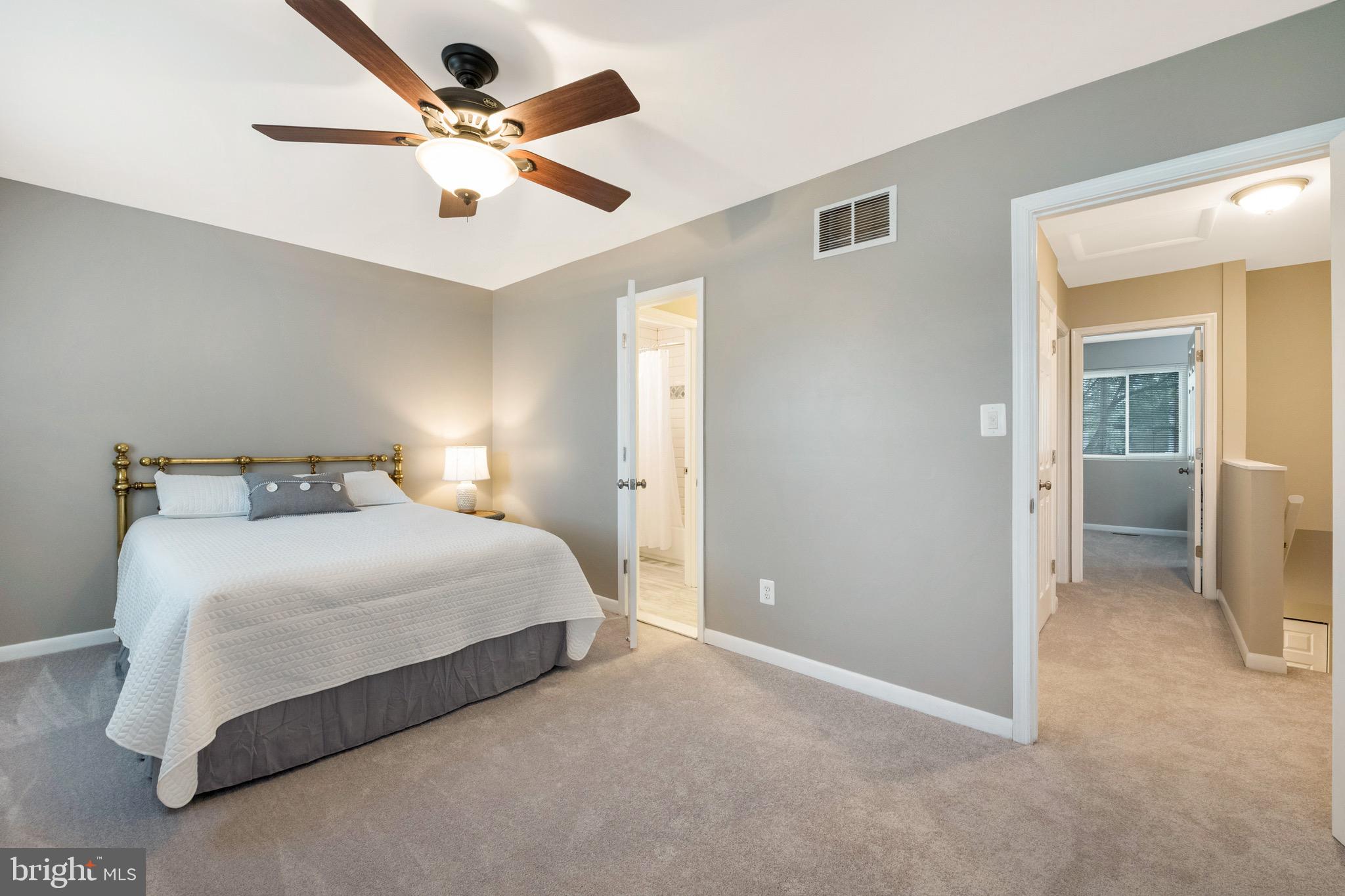 WOODLAND BEACH - Residential