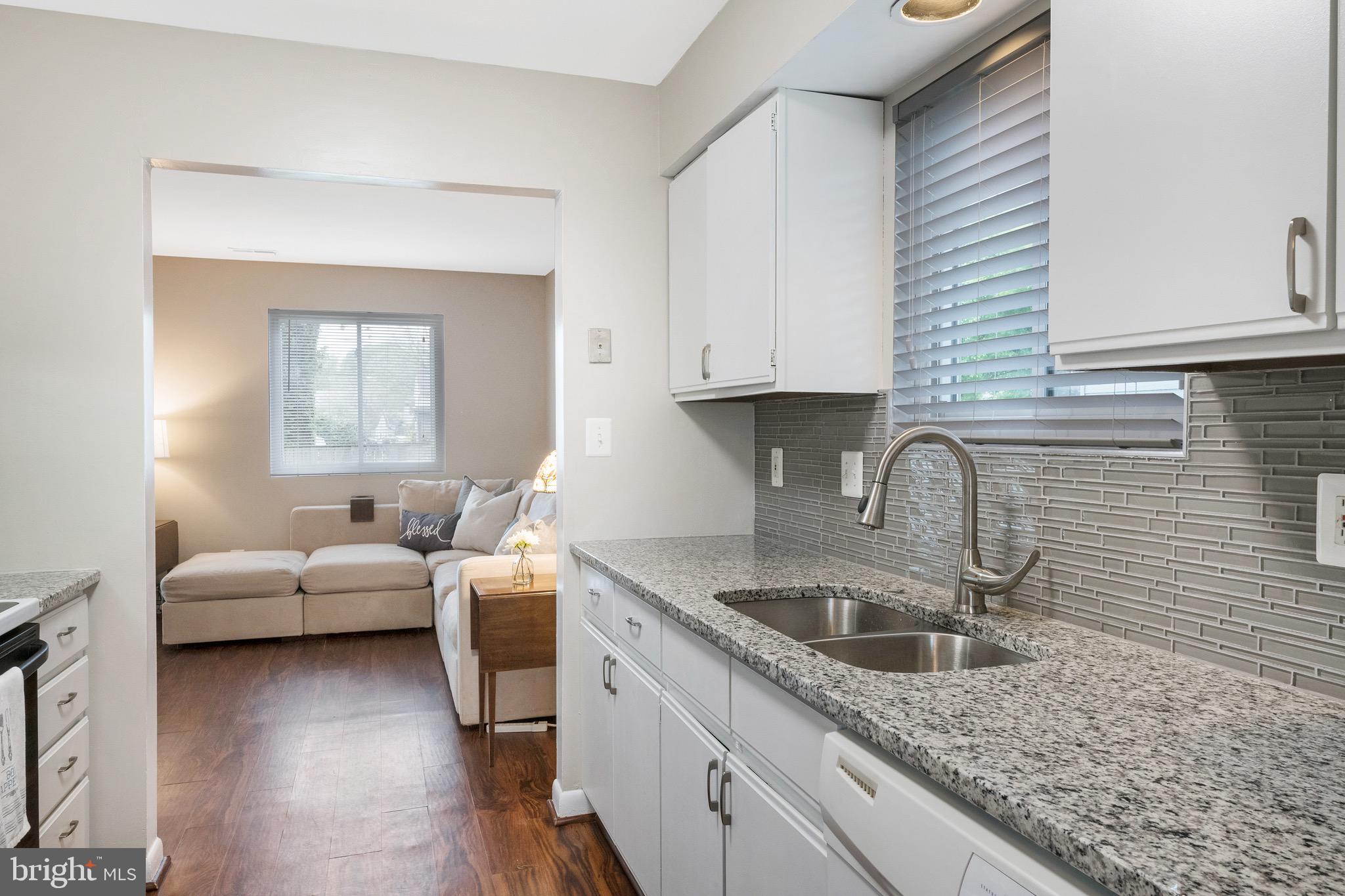 WOODLAND BEACH - Residential