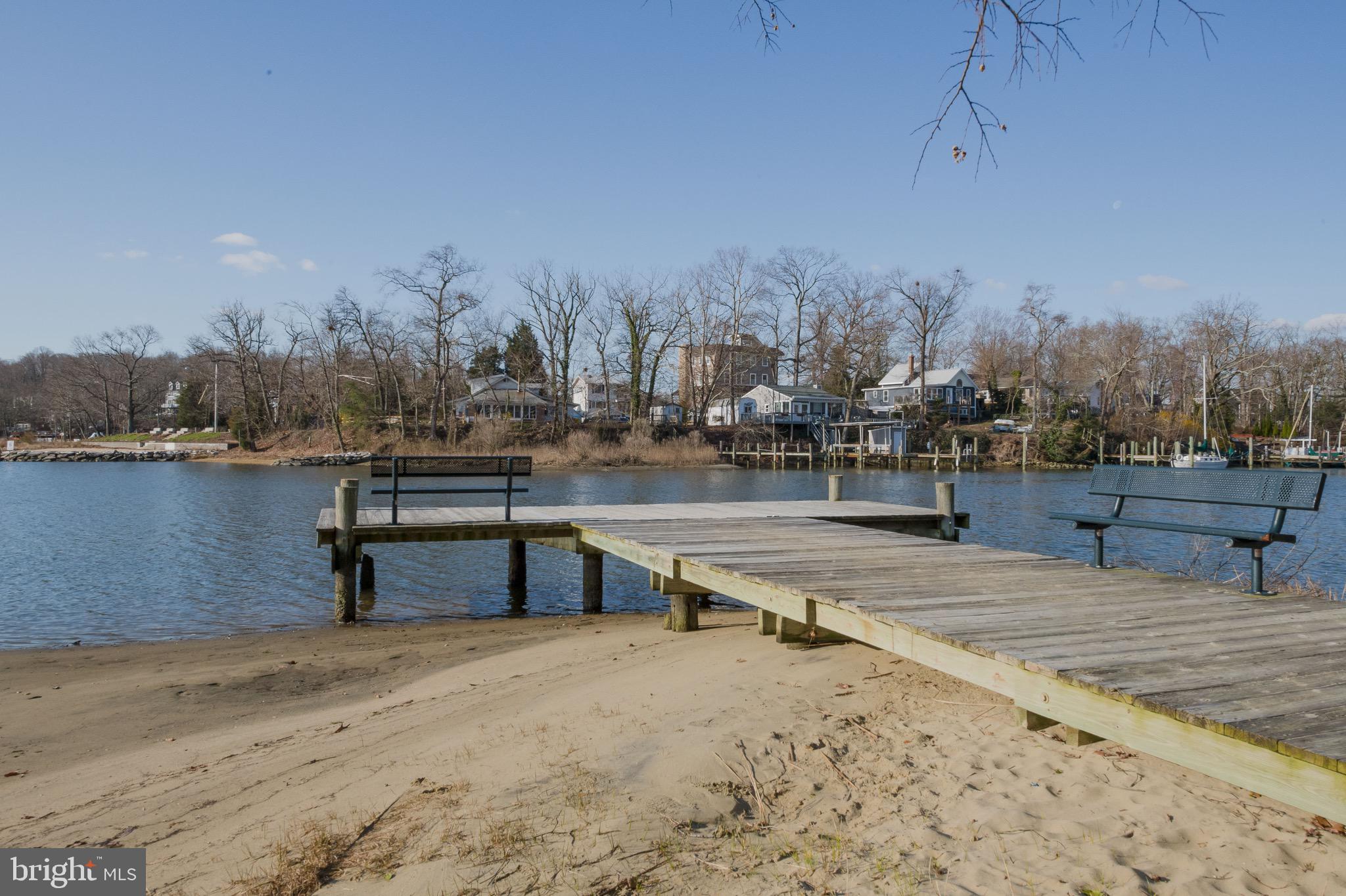 WOODLAND BEACH - Residential