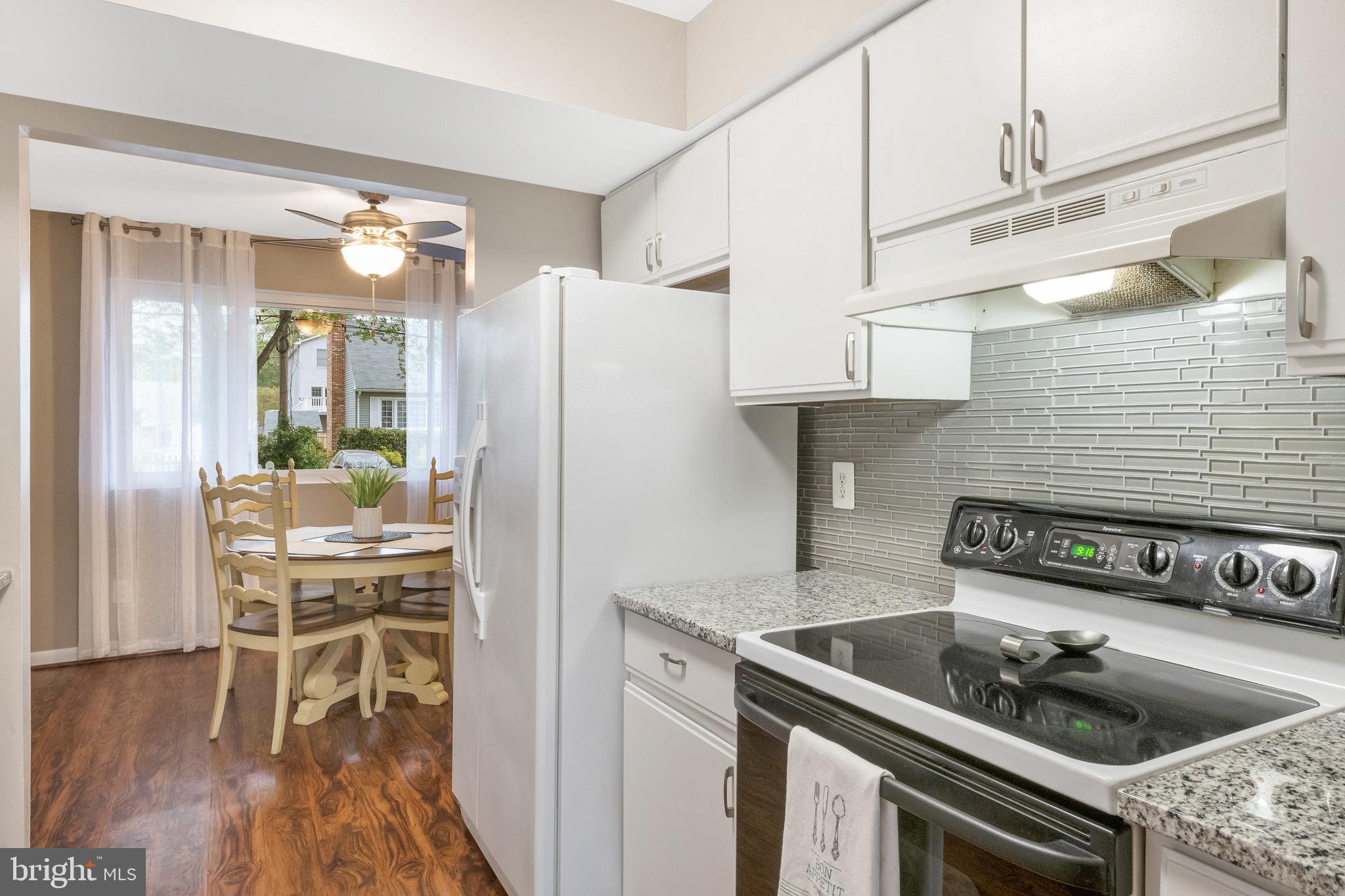 WOODLAND BEACH - Residential