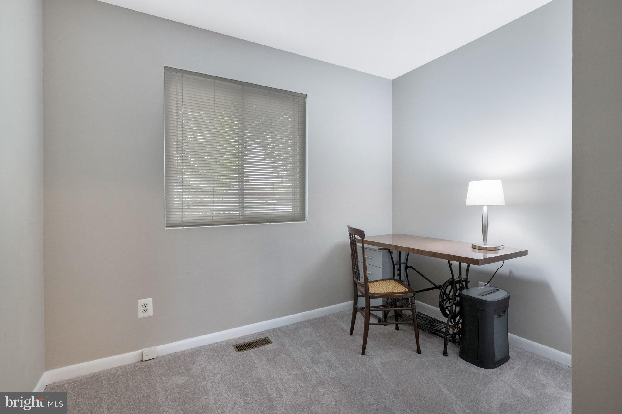 WOODLAND BEACH - Residential