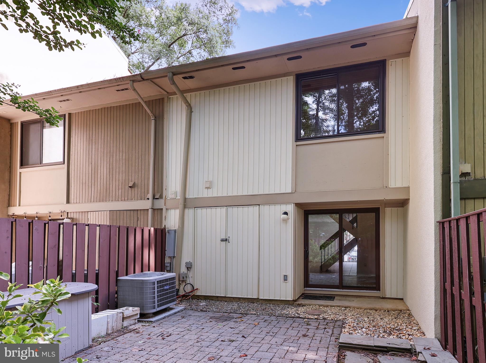 RESTON - Residential