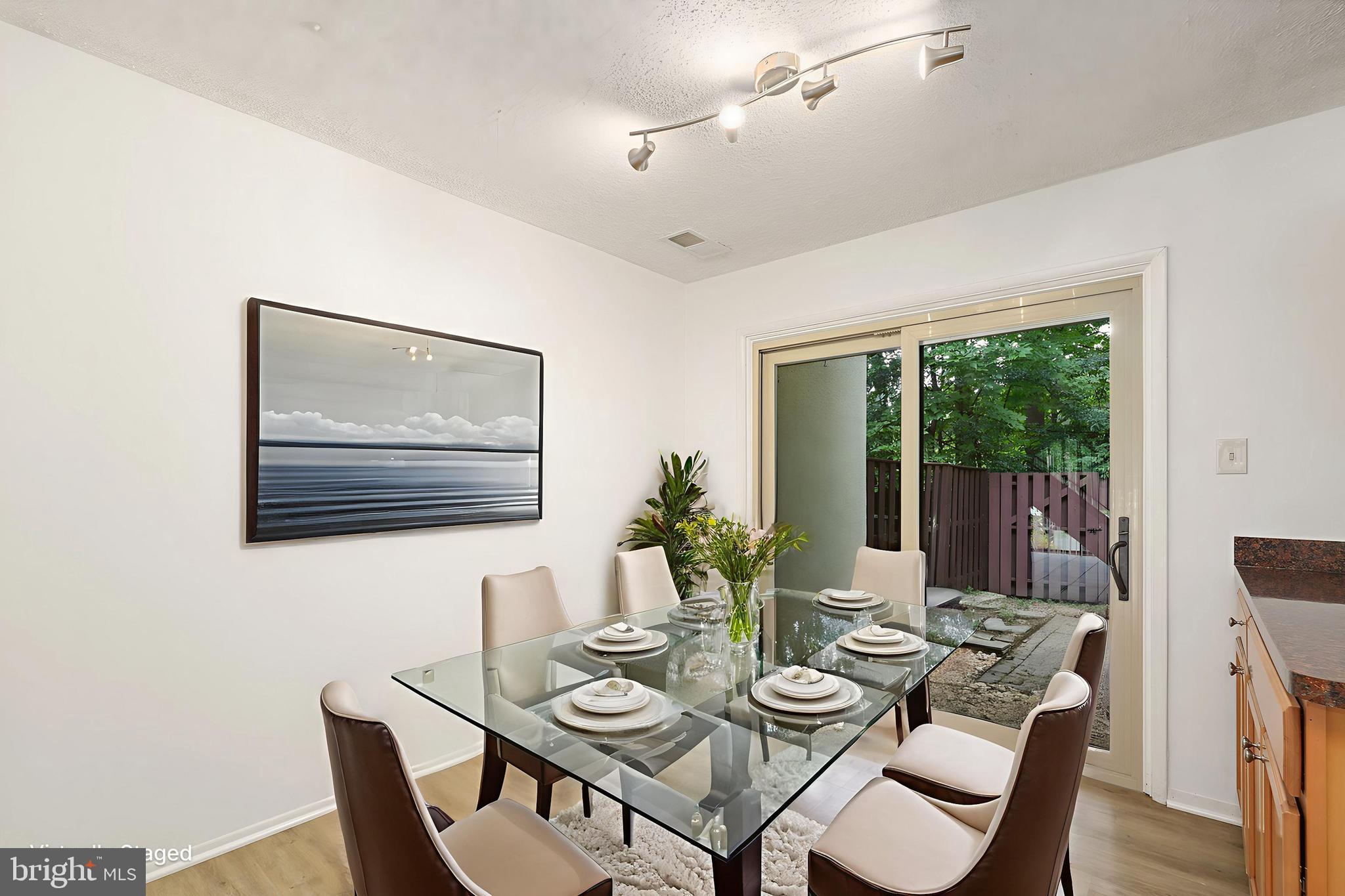 RESTON - Residential