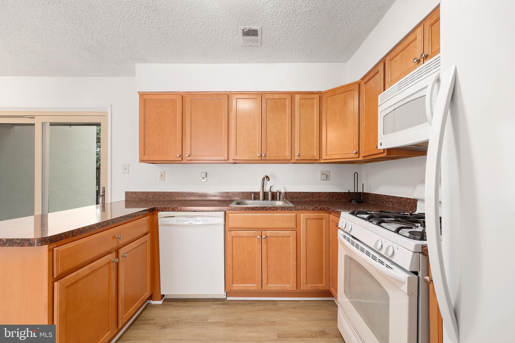 RESTON - Residential