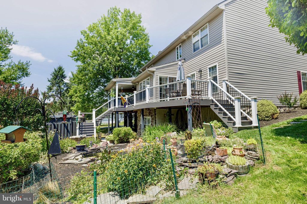 Photo of 22 Royal Drive, Lititz, PA 17543 (MLS # PALA2053368)