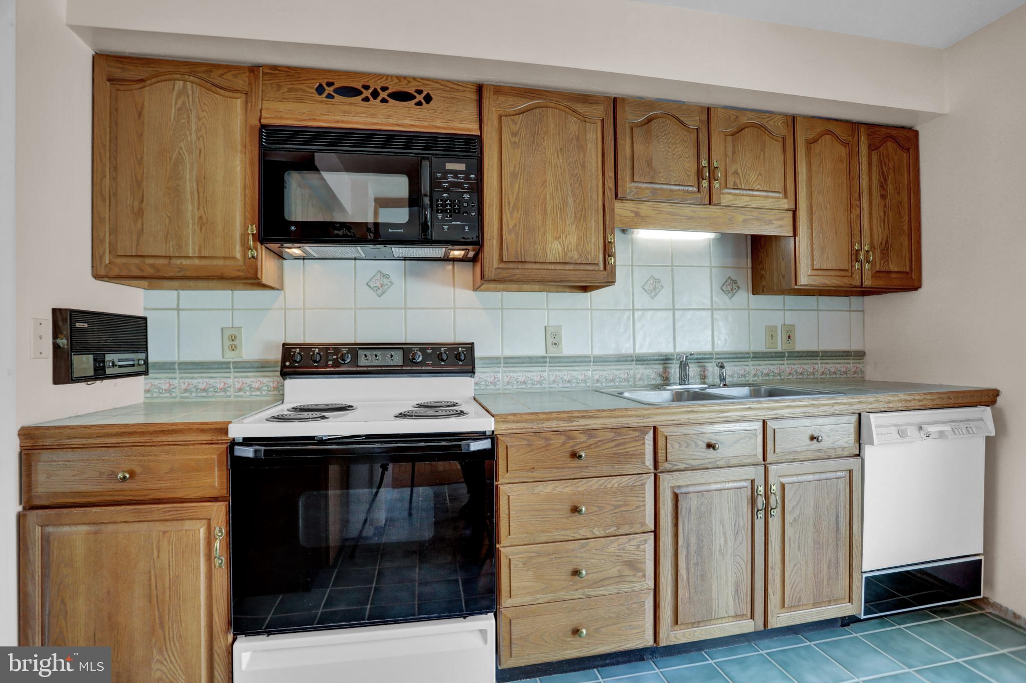 PRIESTFORD HILLS - Residential