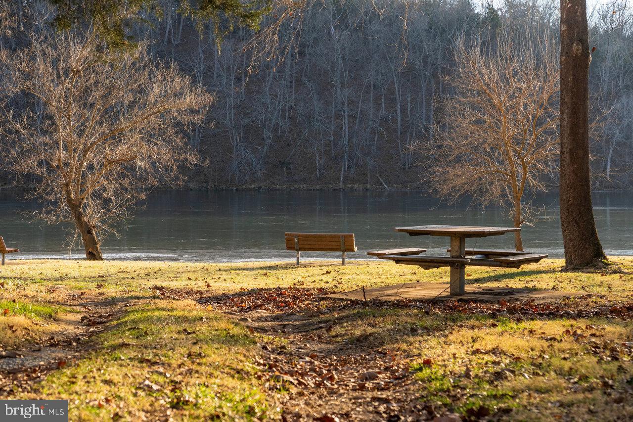 EGYPT BEND ESTATES - Land