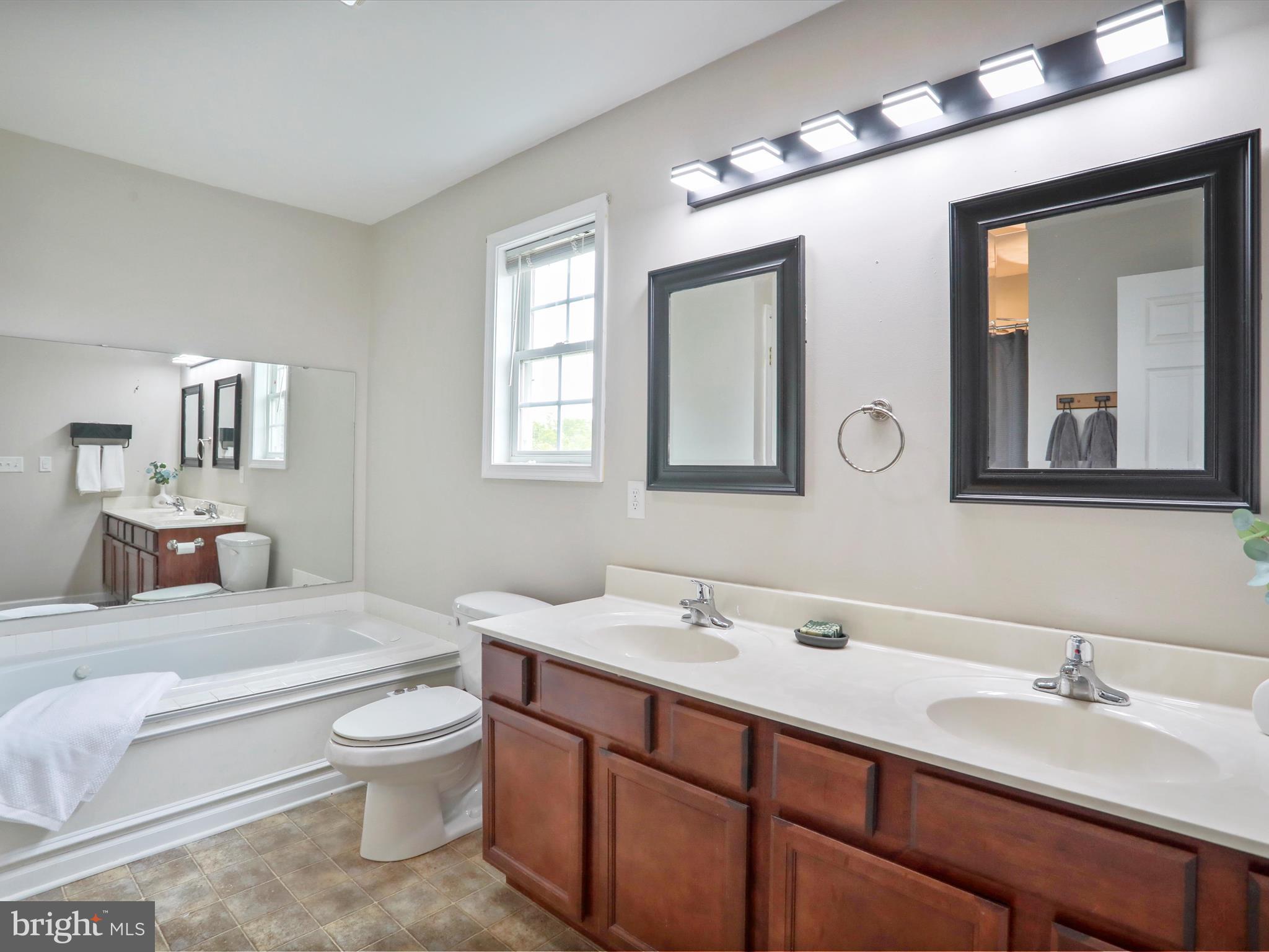 RED HILL - Residential