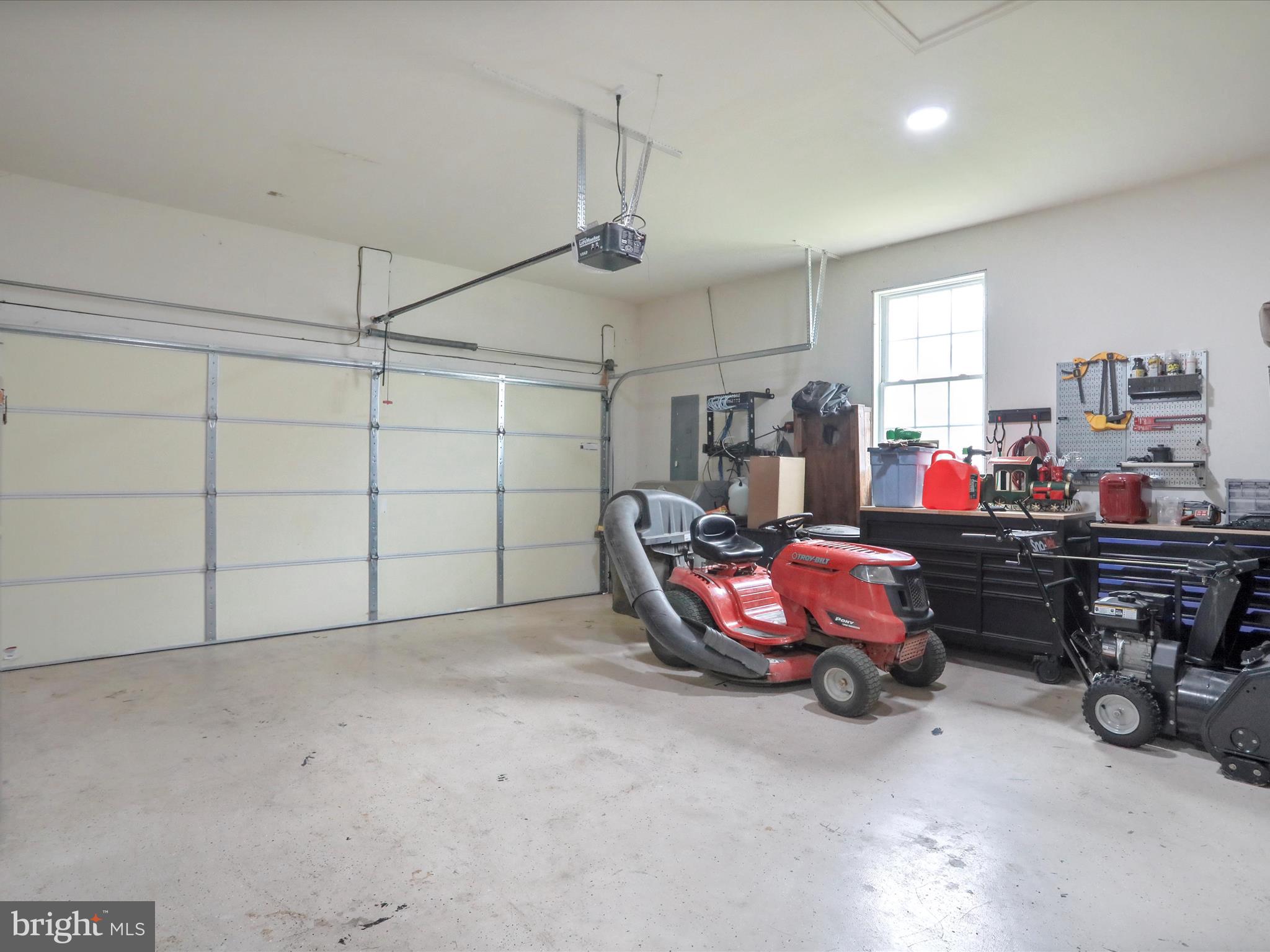 RED HILL - Residential