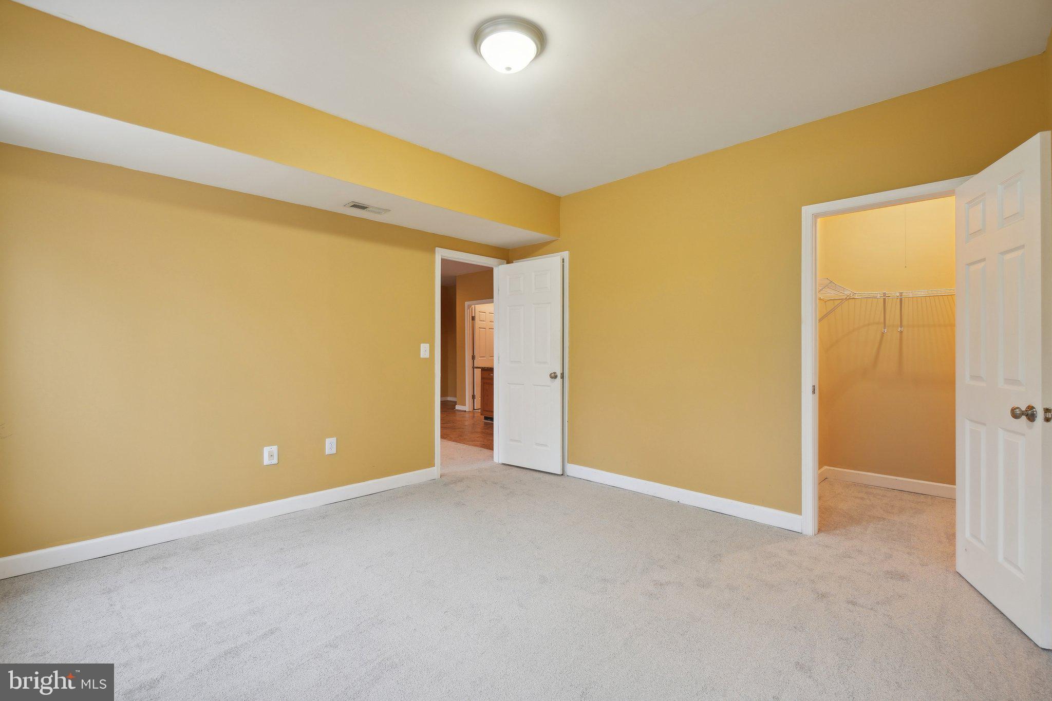 UNIVERSITY VILLAGE - Residential