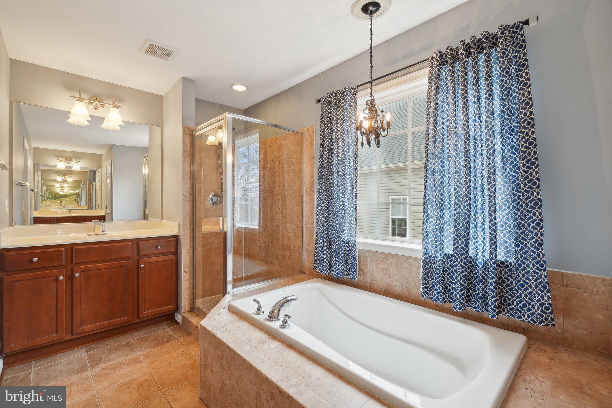 UNIVERSITY VILLAGE - Residential