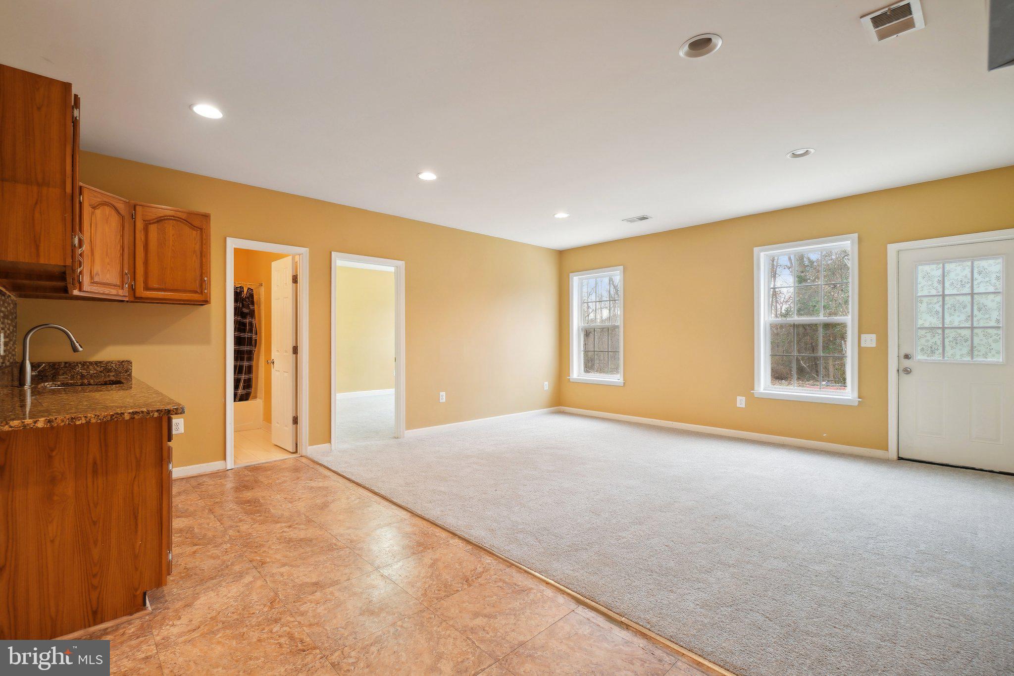 UNIVERSITY VILLAGE - Residential