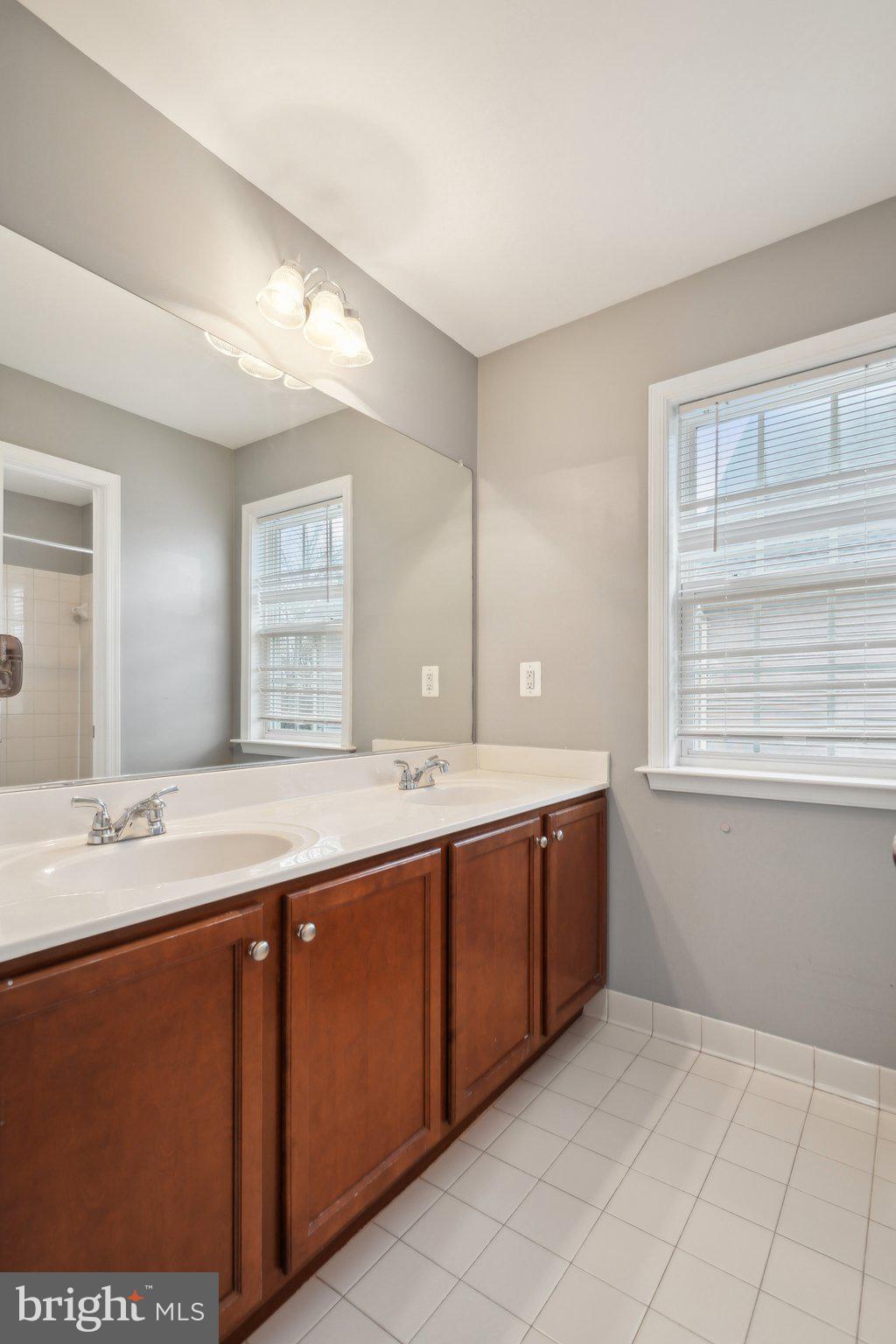 UNIVERSITY VILLAGE - Residential